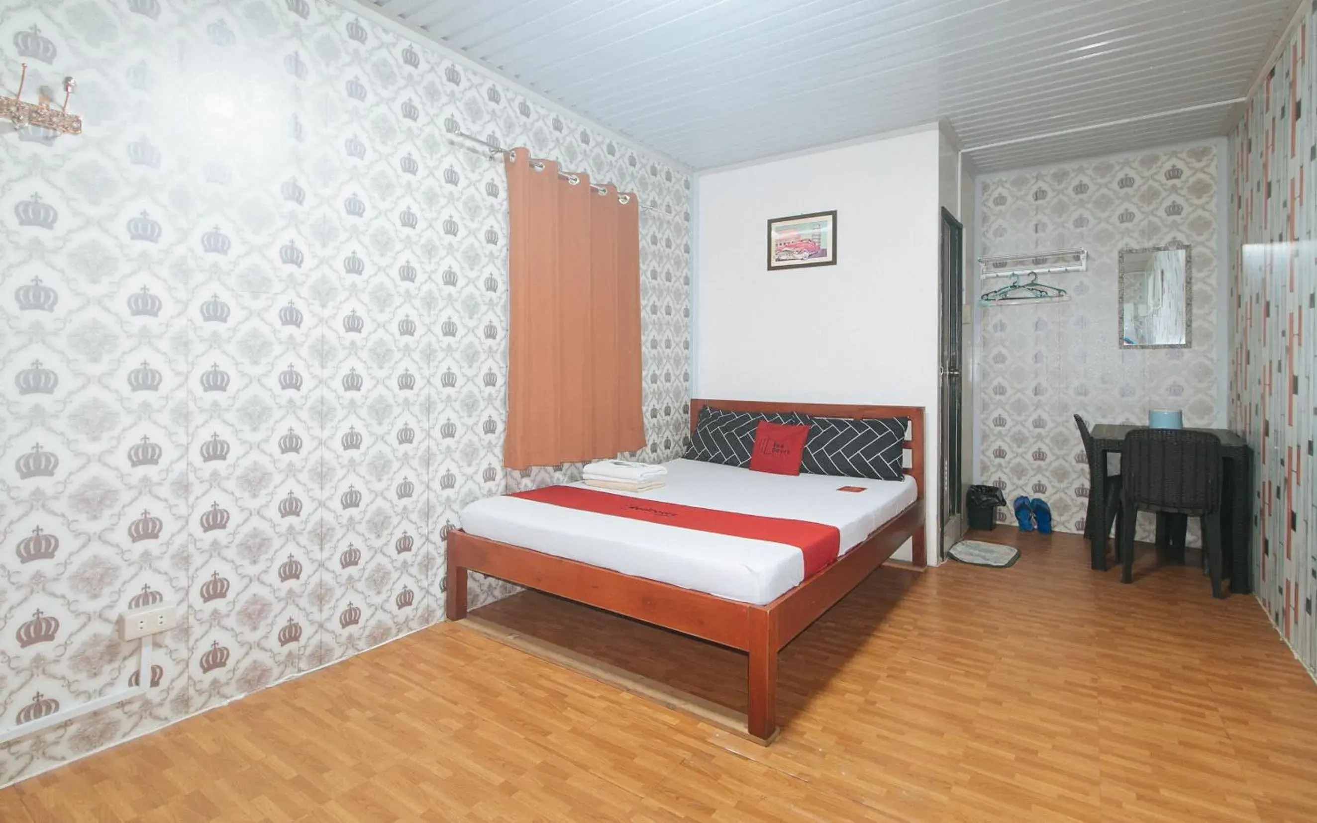 Bed in RedDoorz @ Boondocks Cabins Resort Bed in RedDoorz @ Boondocks Cabins Resort