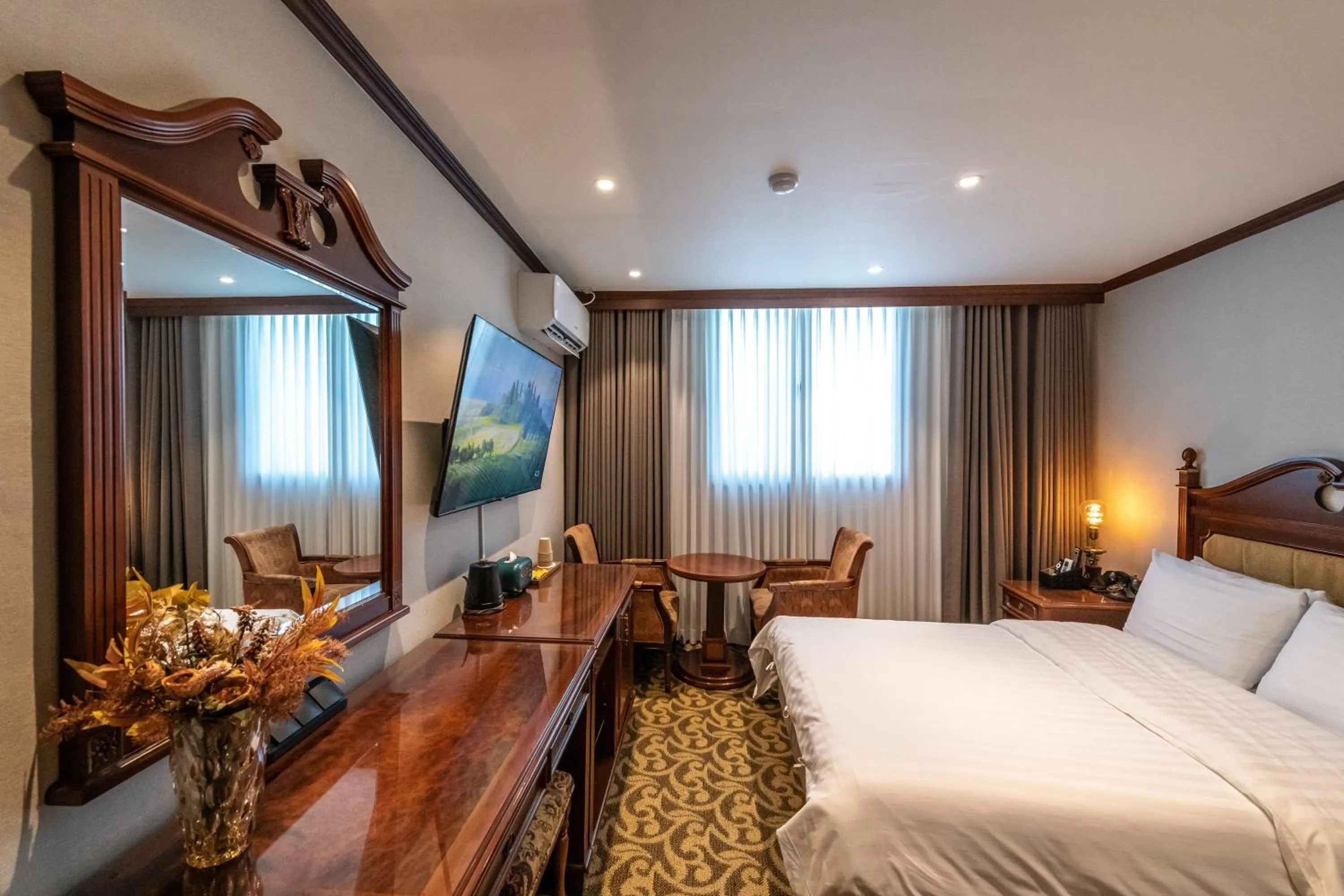 Bed in New Cheonji Hotel