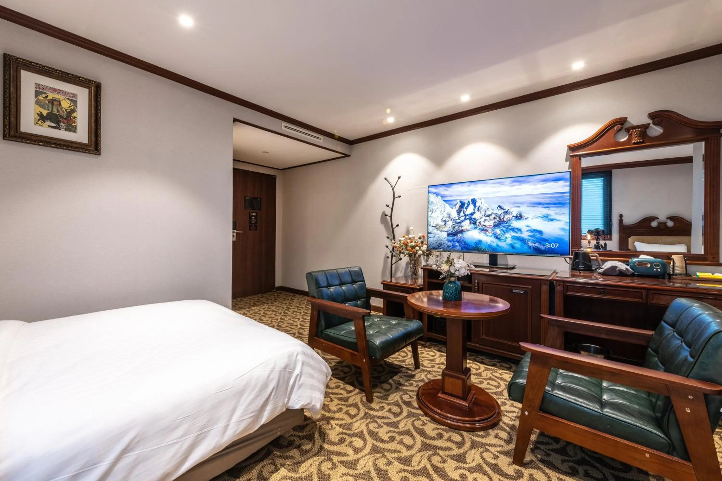 Bed in New Cheonji Hotel