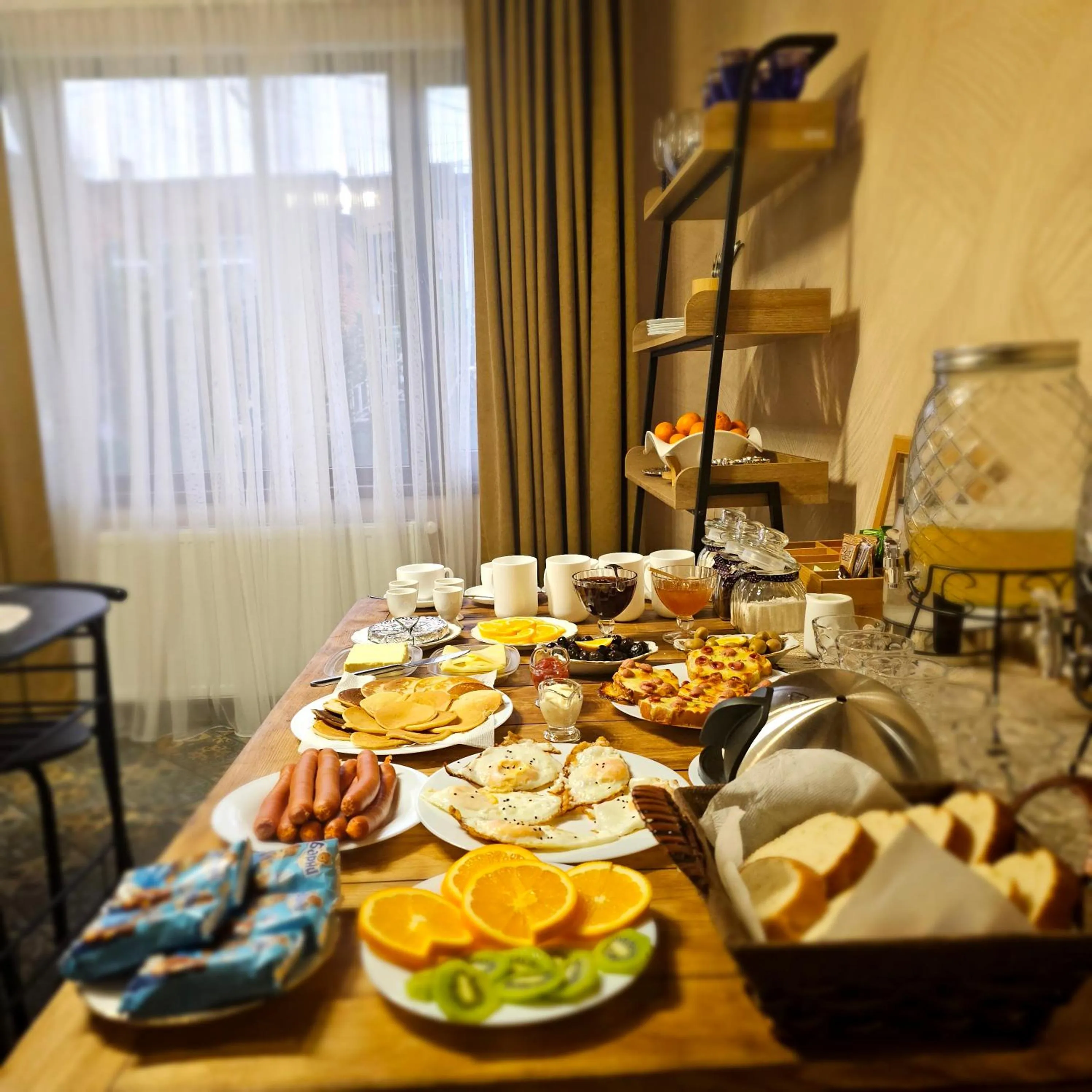 Restaurant/places to eat in Memory basket