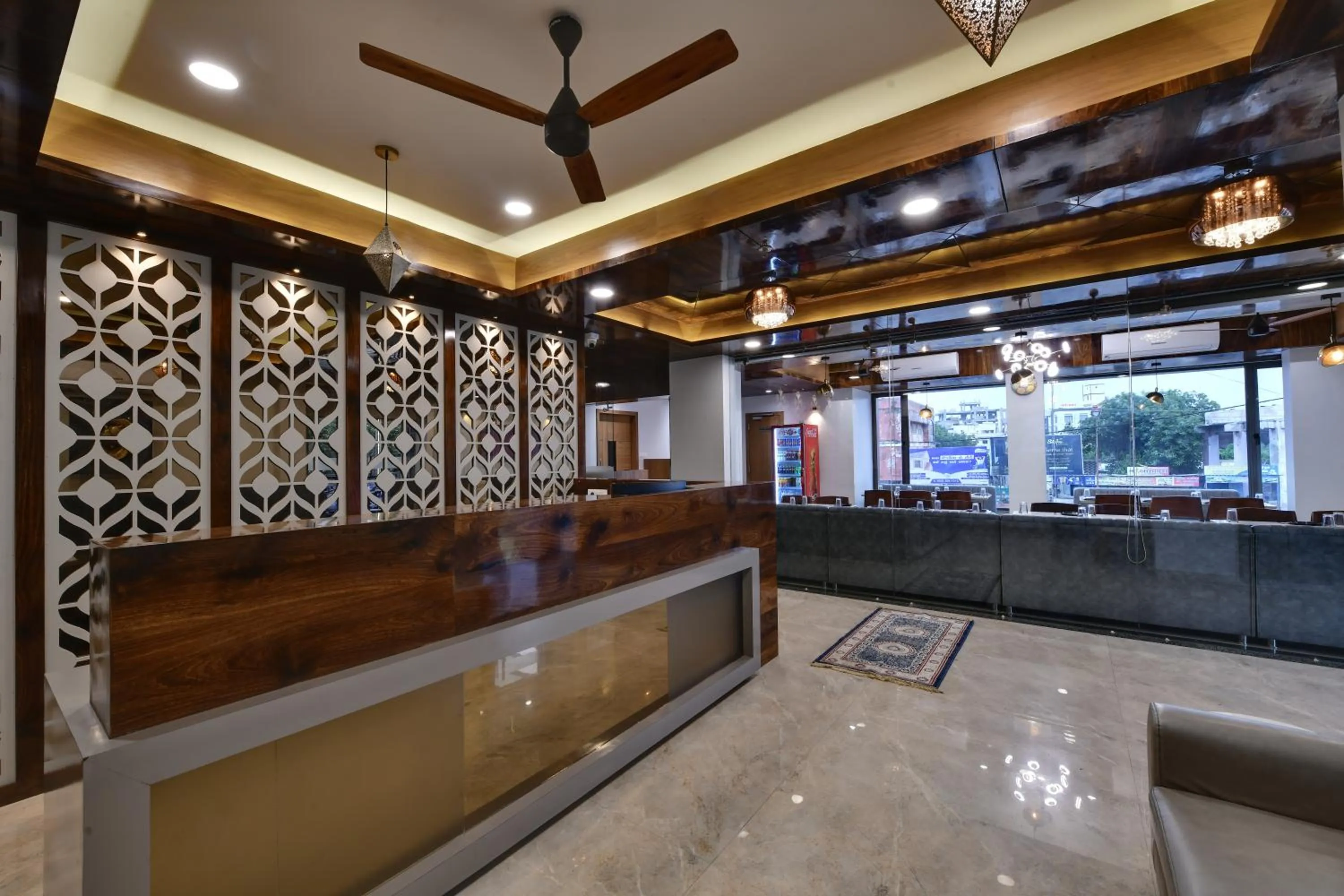 Lobby or reception in HOTEL RADHIKA