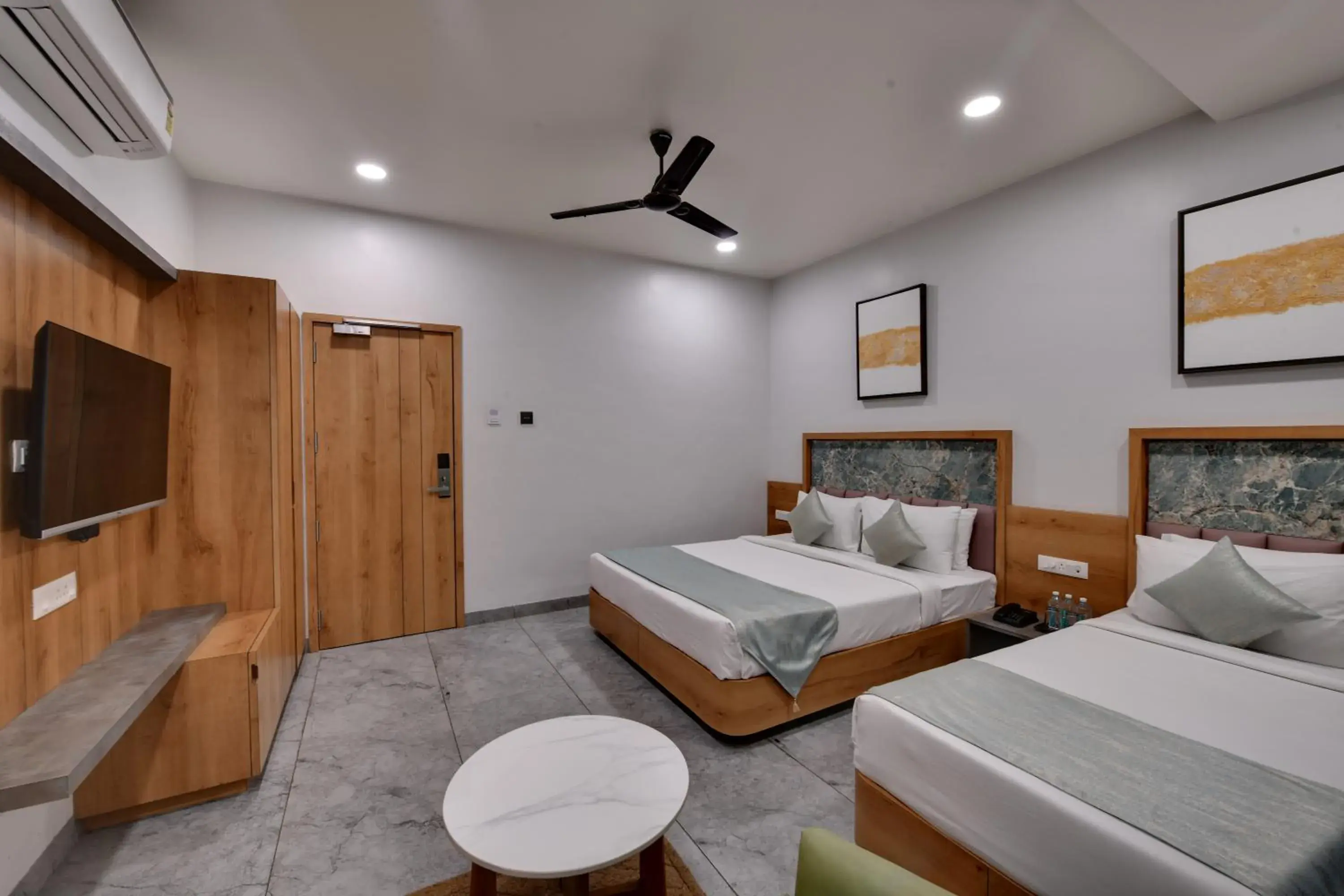 Bedroom in HOTEL RADHIKA Bedroom in HOTEL RADHIKA