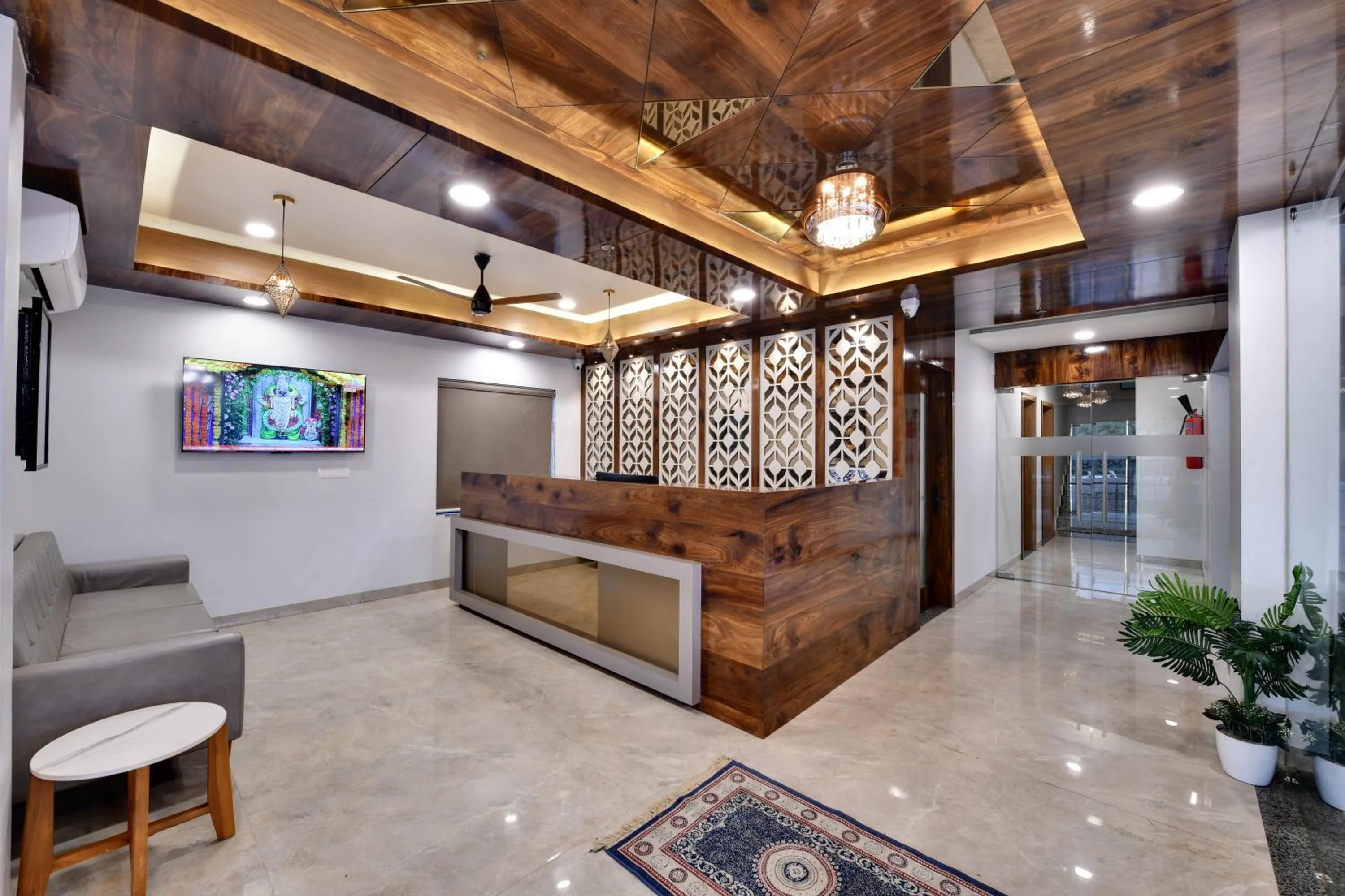 Lobby or reception in HOTEL RADHIKA