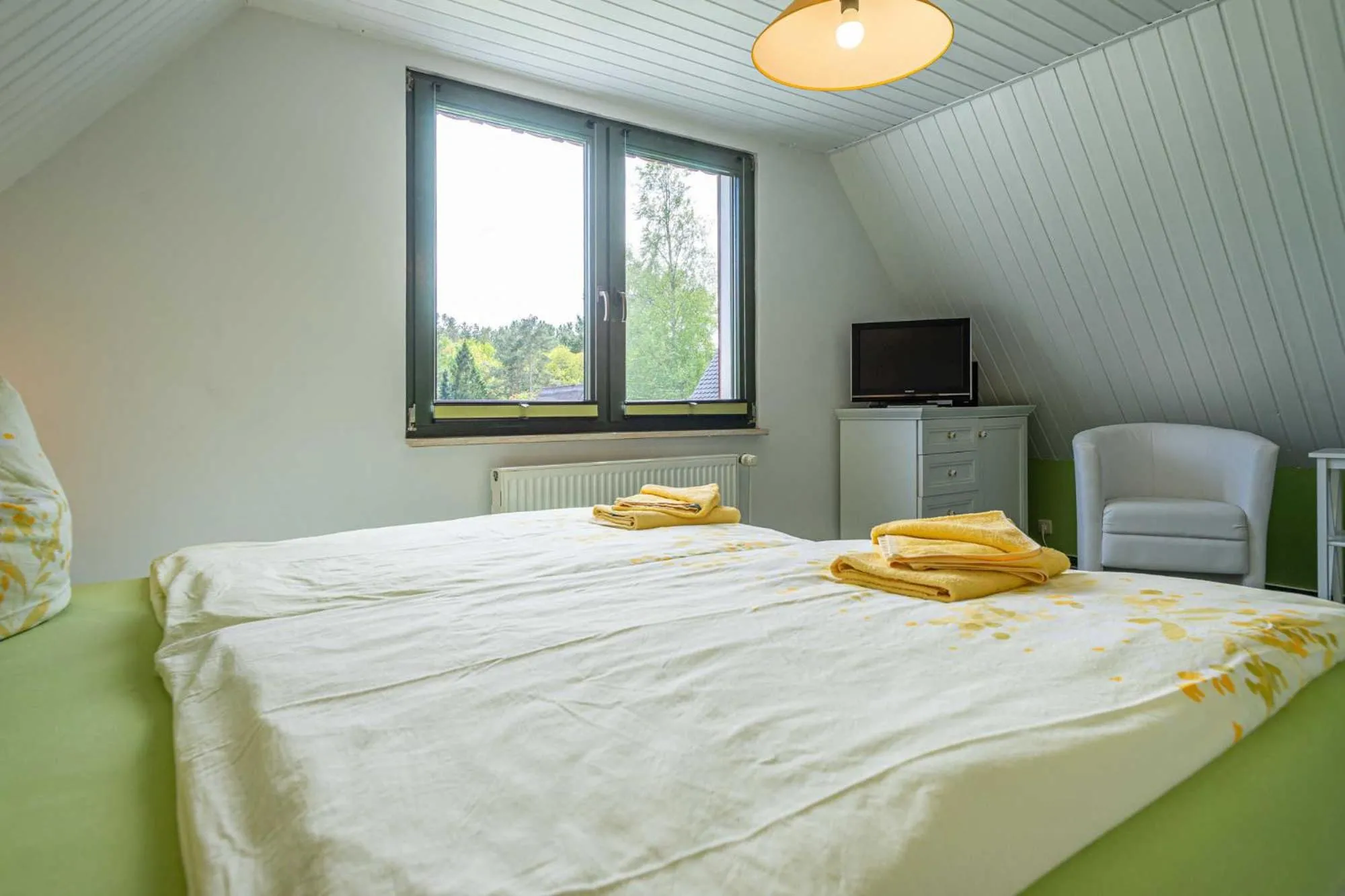Bed in Ferienhaus "Halfdin- Halfmin"