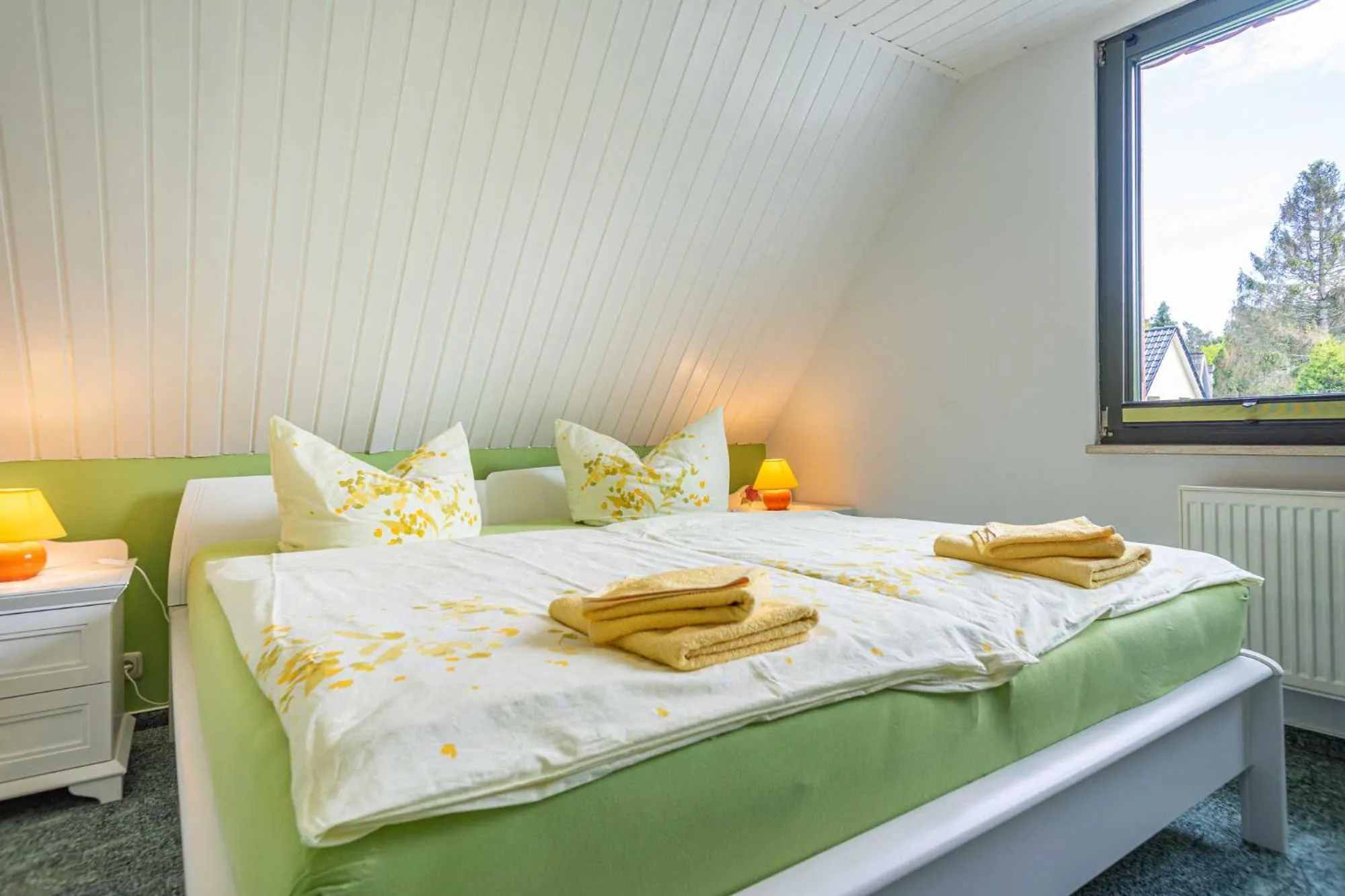 Bed in Ferienhaus "Halfdin- Halfmin"