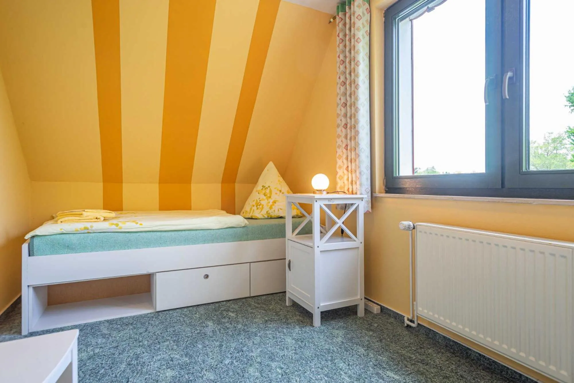 Bed in Ferienhaus "Halfdin- Halfmin"