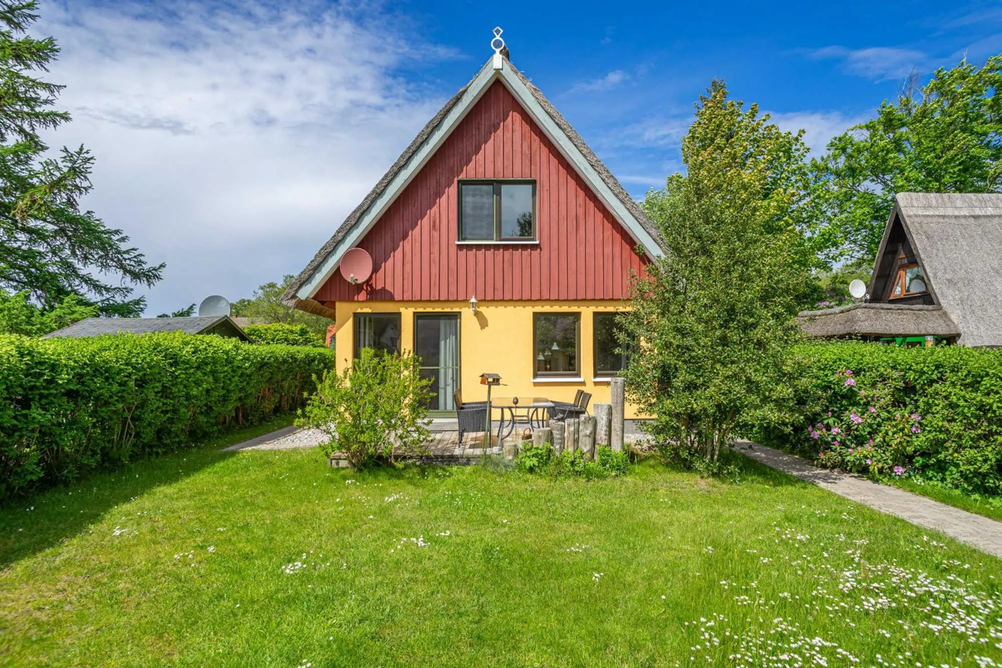 Property building in Ferienhaus "Halfdin- Halfmin"