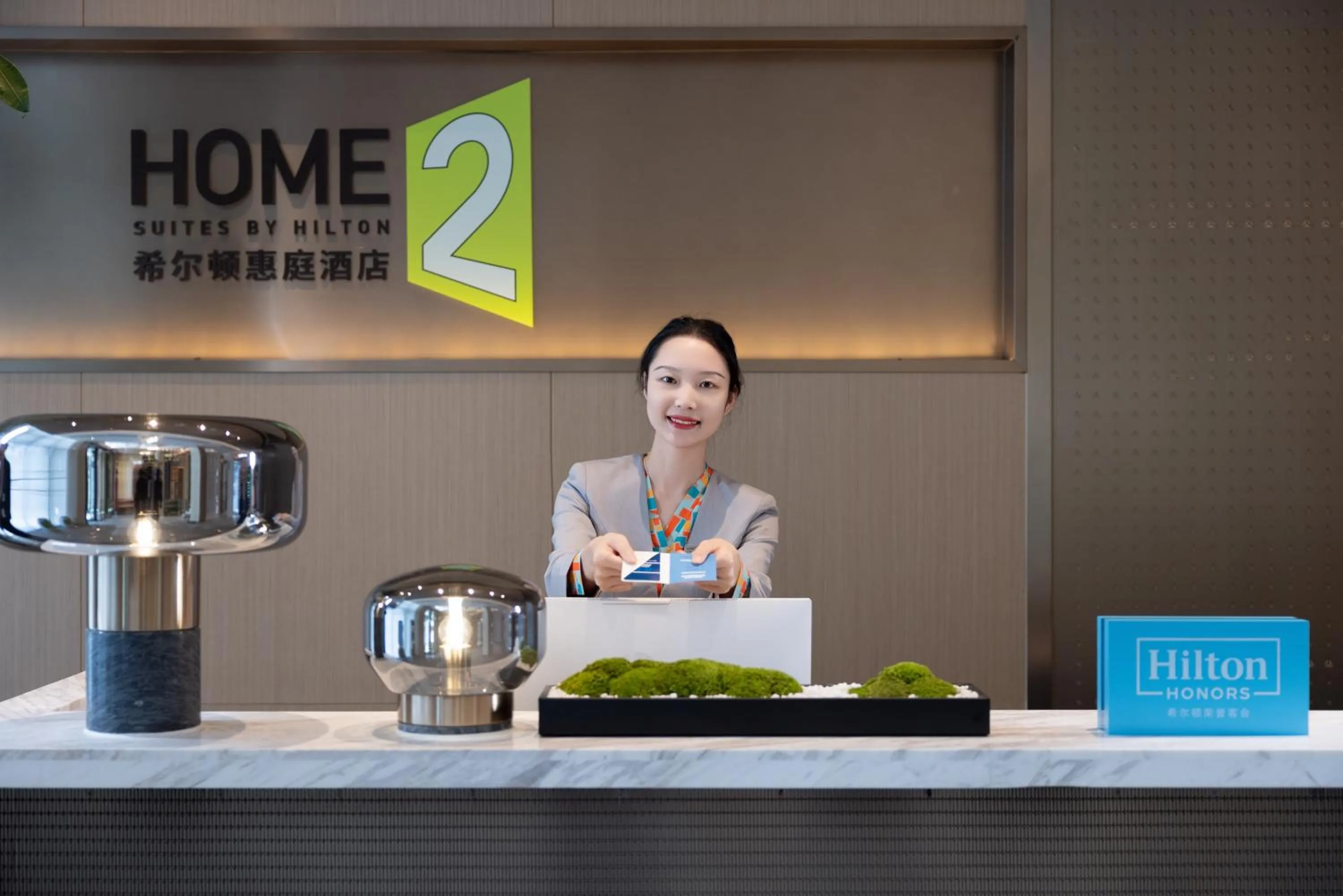 People in Home2 Suites By Hilton Hotel Guangzhou Baiyun International Airport Branch - Free Shuttle Bus to Guangzhou Baiyun International Airport & Free Deliver Service to Canton Fair Complex During Canton Fair Period