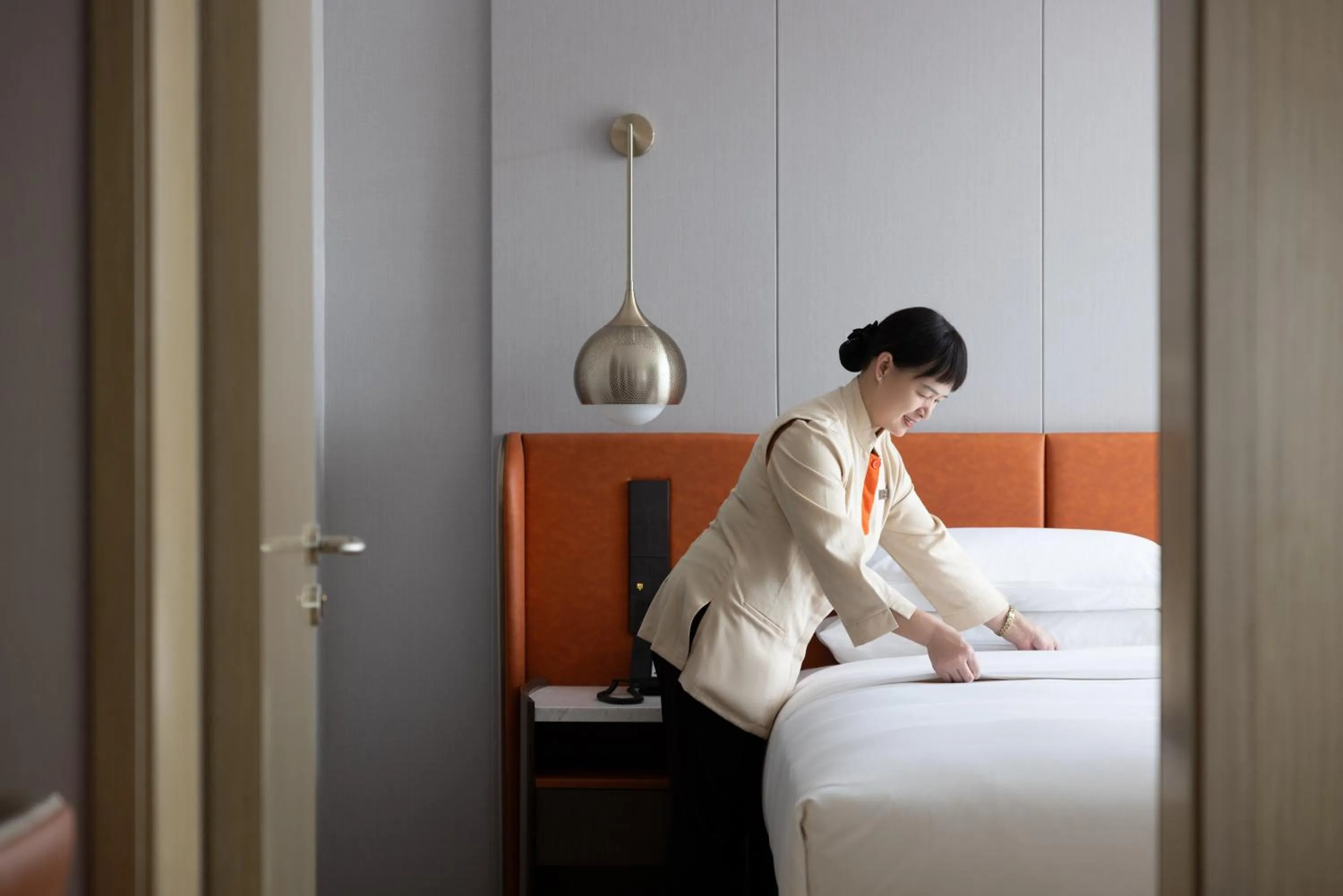 Bed in Home2 Suites By Hilton Hotel Guangzhou Baiyun International Airport Branch - Free Shuttle Bus to Guangzhou Baiyun International Airport & Free Deliver Service to Canton Fair Complex During Canton Fair Period