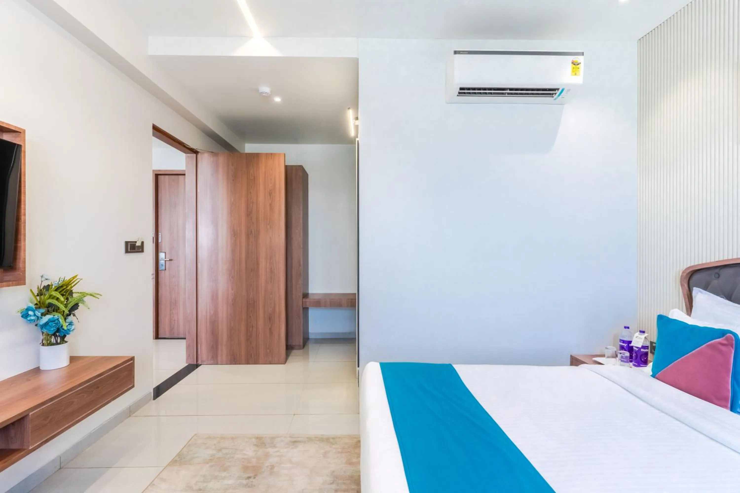 Bedroom, Bed in Pride Elite Dwarka Near Dwarkadhish Temple