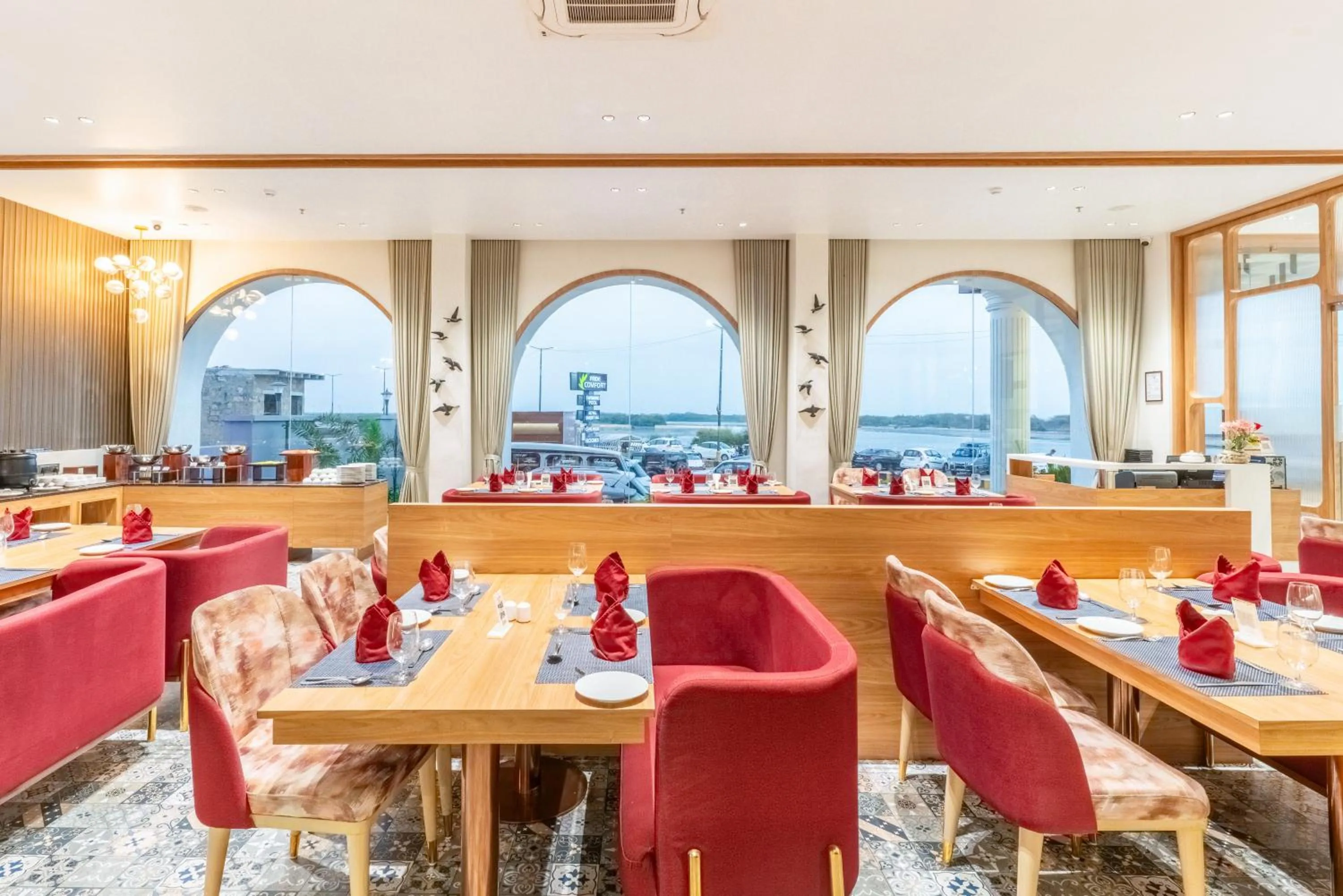 Restaurant/places to eat in Pride Elite Dwarka Near Dwarkadhish Temple