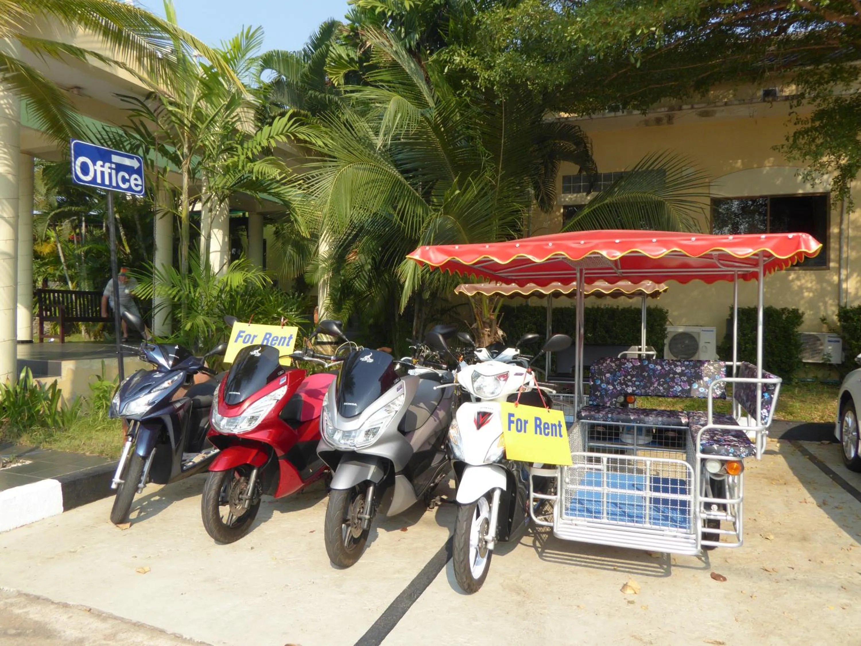 VIP Chain Resort Pool Villa