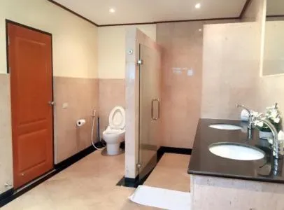 VIP Chain Resort Pool Villa