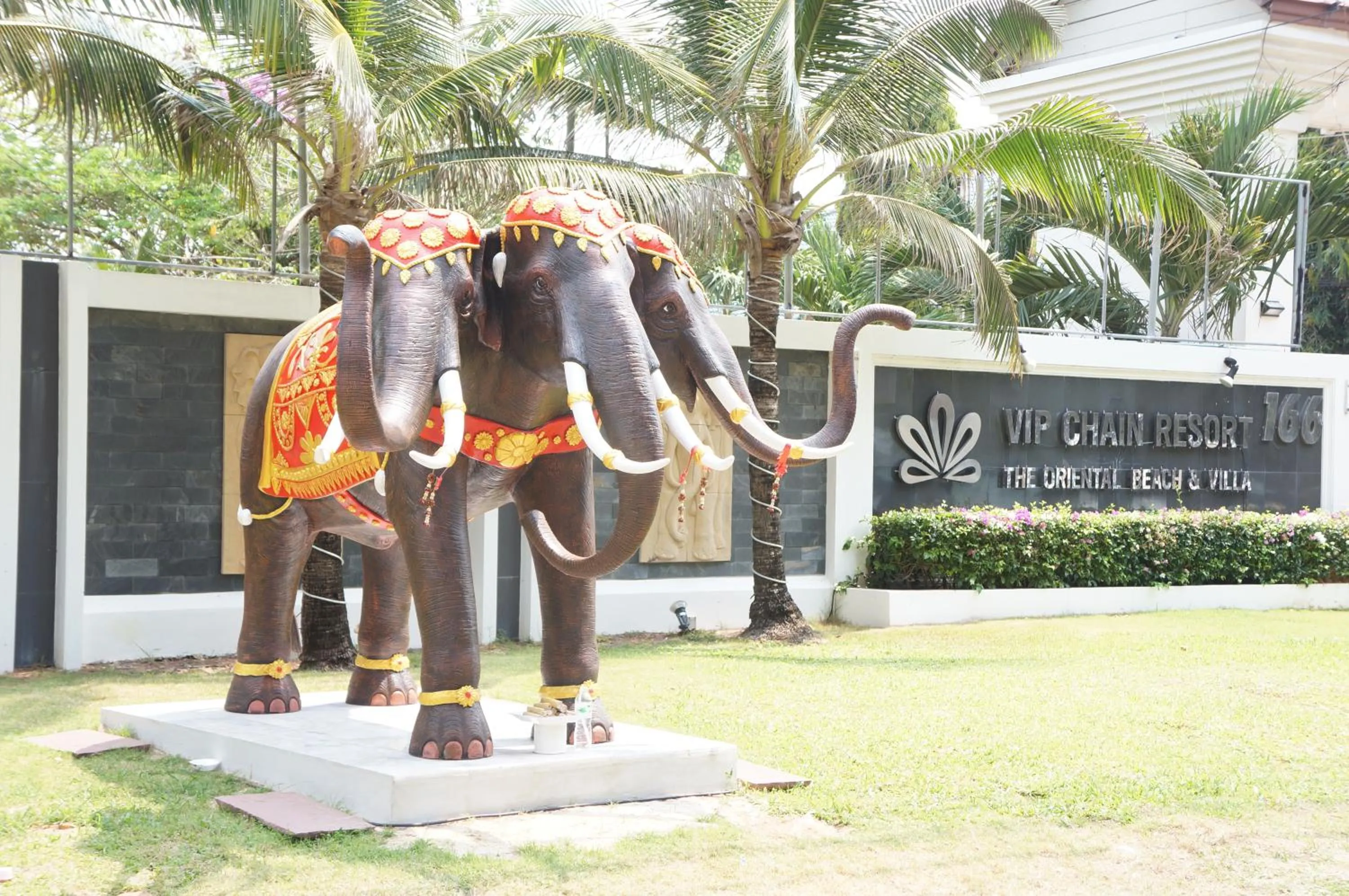 Facade/entrance in VIP Chain Resort Pool Villa