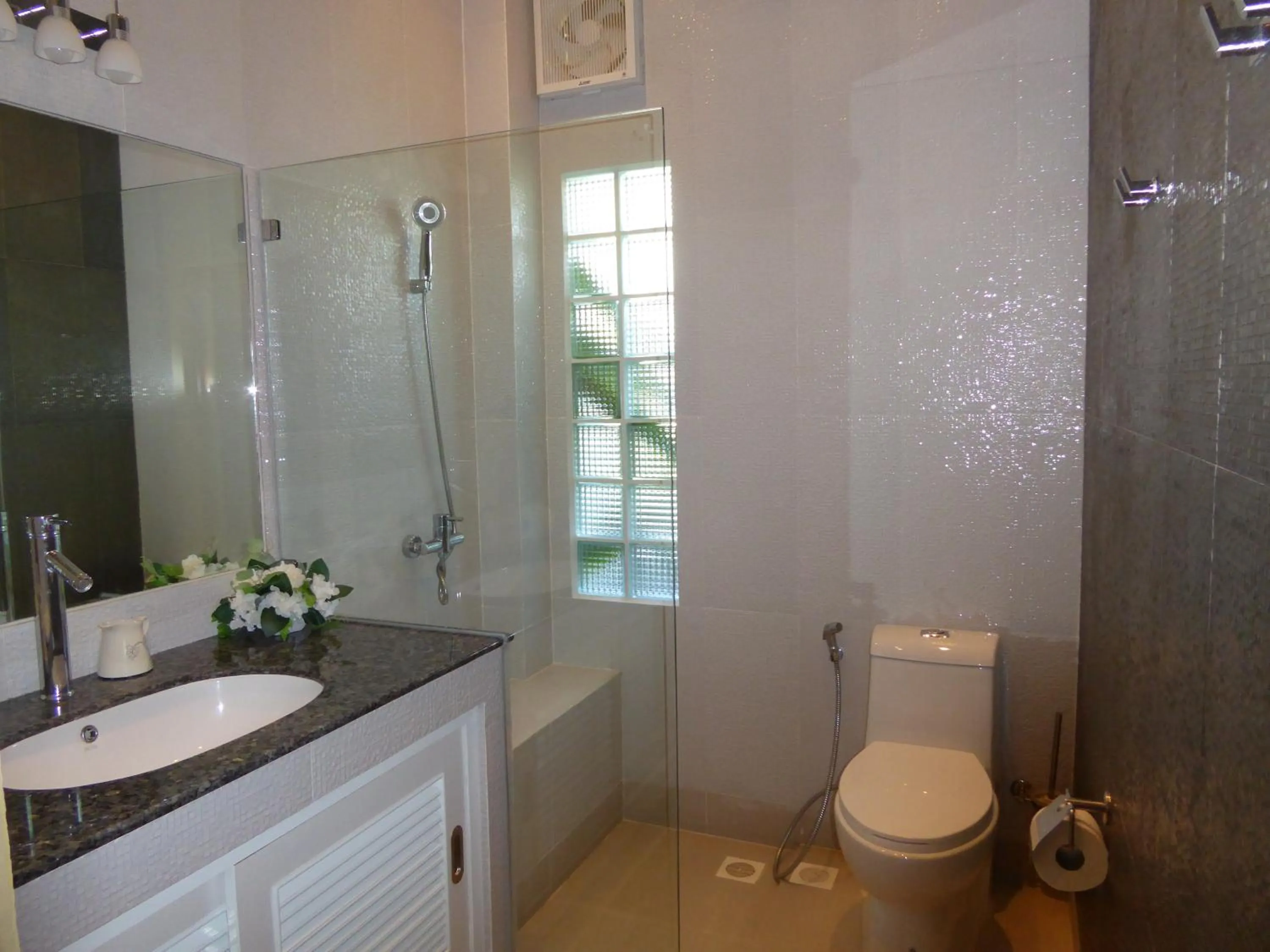 VIP Chain Resort Pool Villa