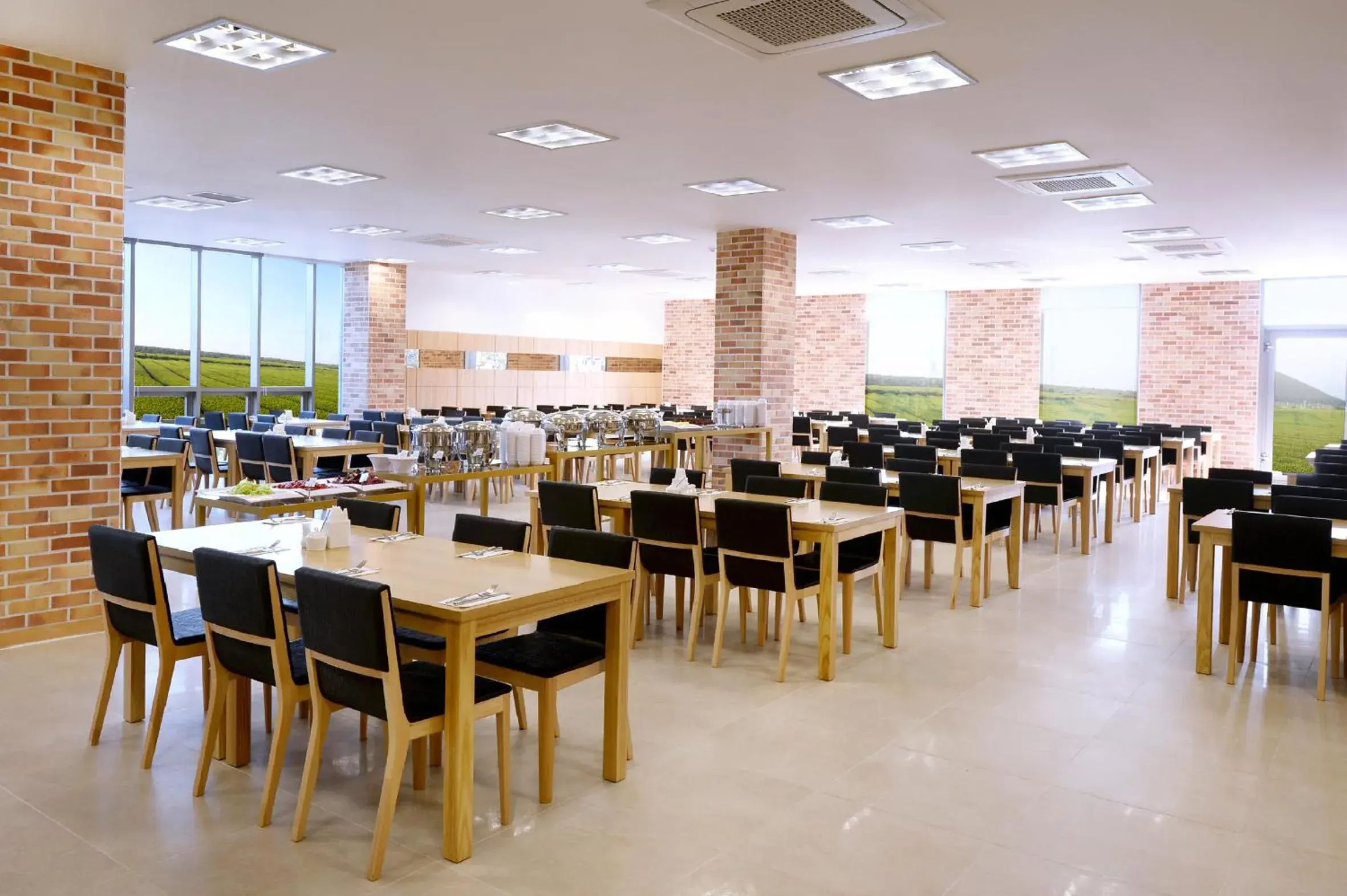Restaurant/places to eat in Jeju Aerospace Hotel Restaurant/places to eat in Jeju Aerospace Hotel