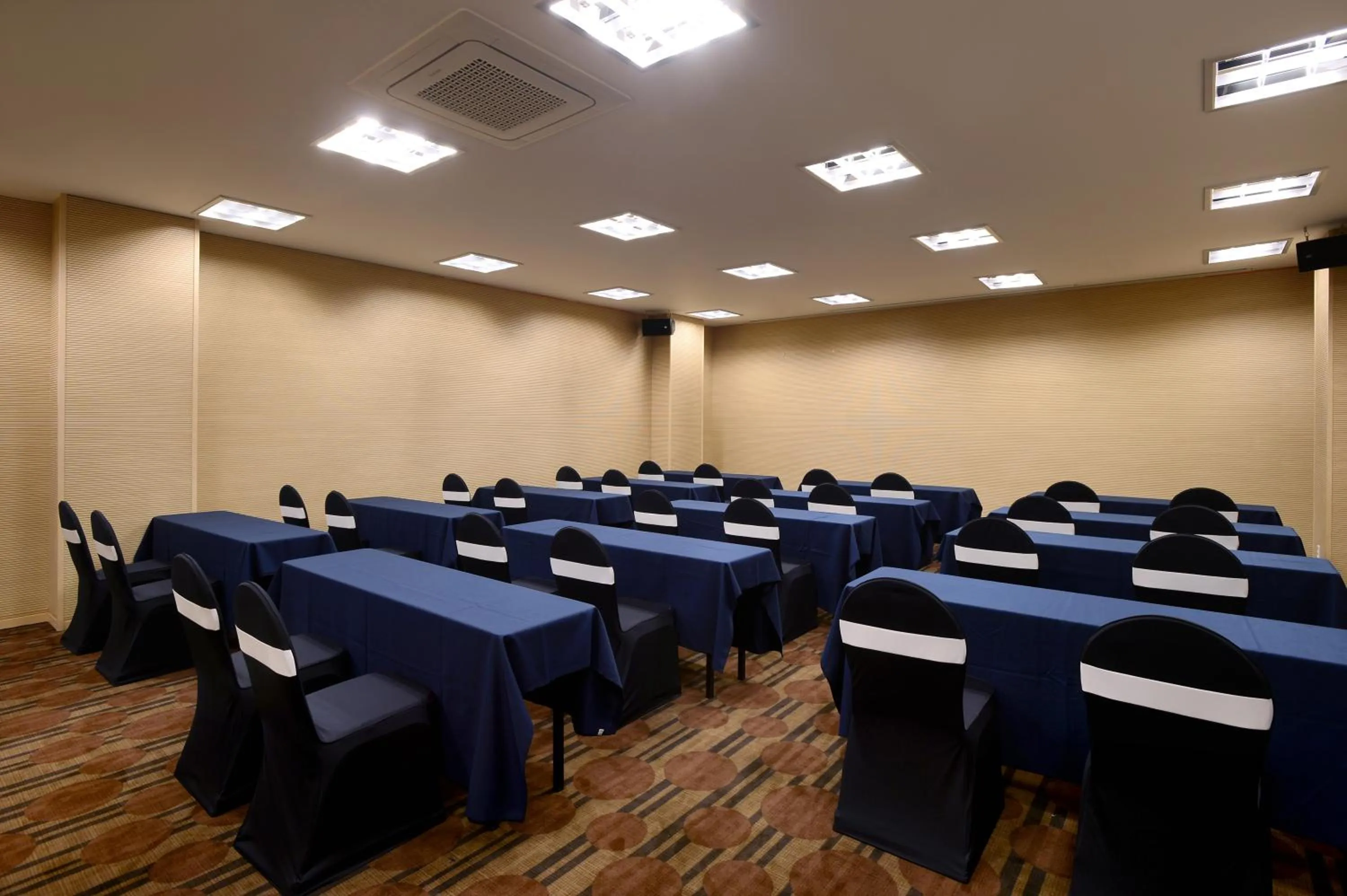 Business facilities in Jeju Aerospace Hotel