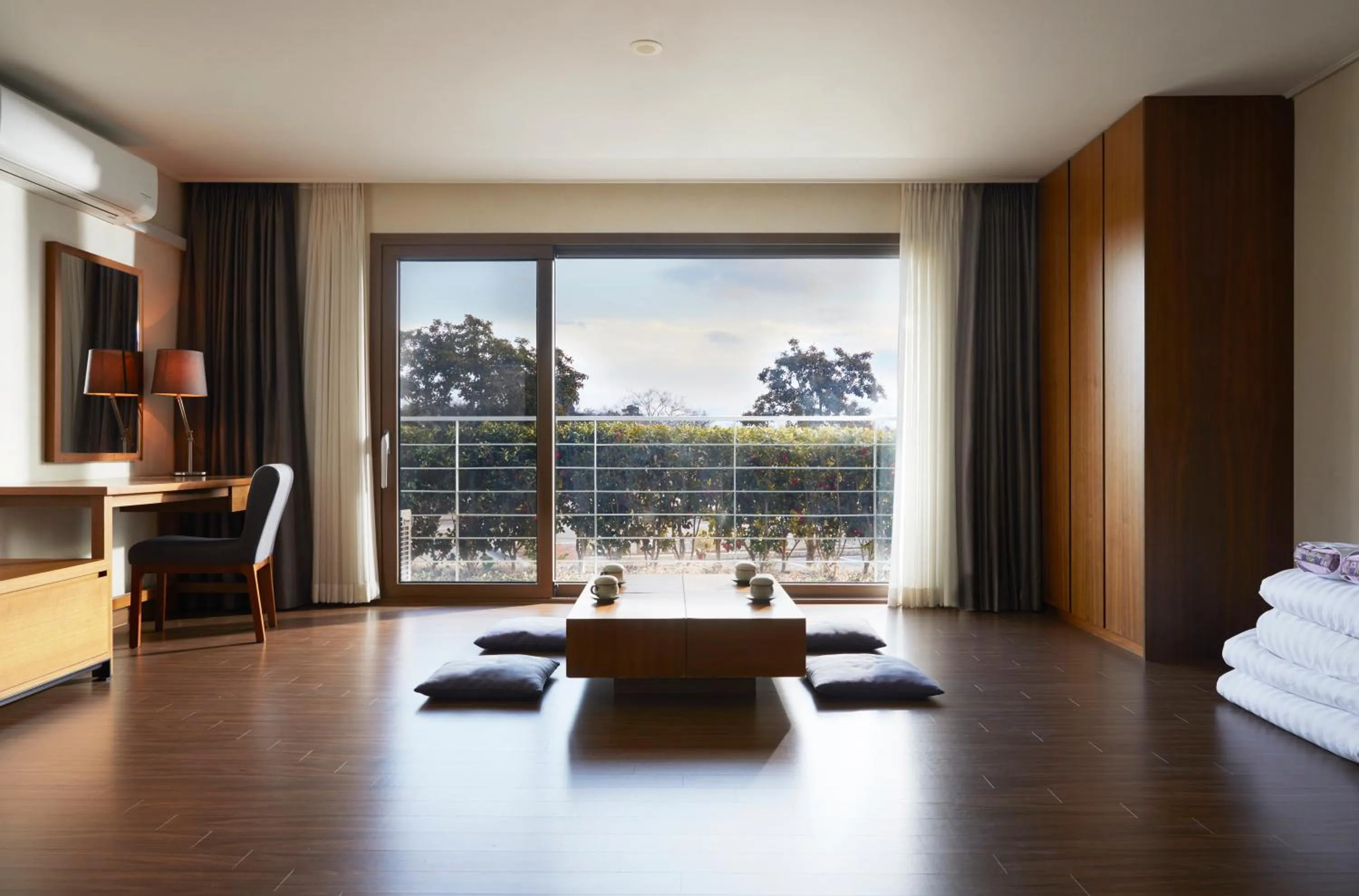 Day, Bed in Jeju Aerospace Hotel