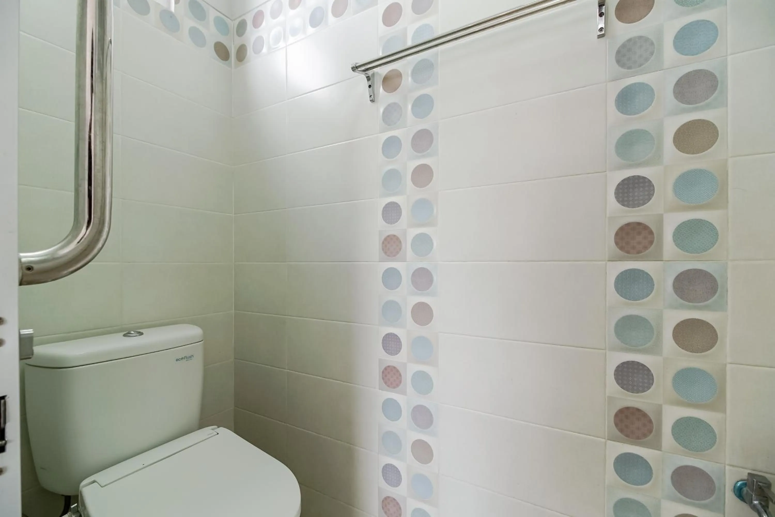 Bathroom in RedDoorz near Jam Gadang Syariah Bukit Tinggi