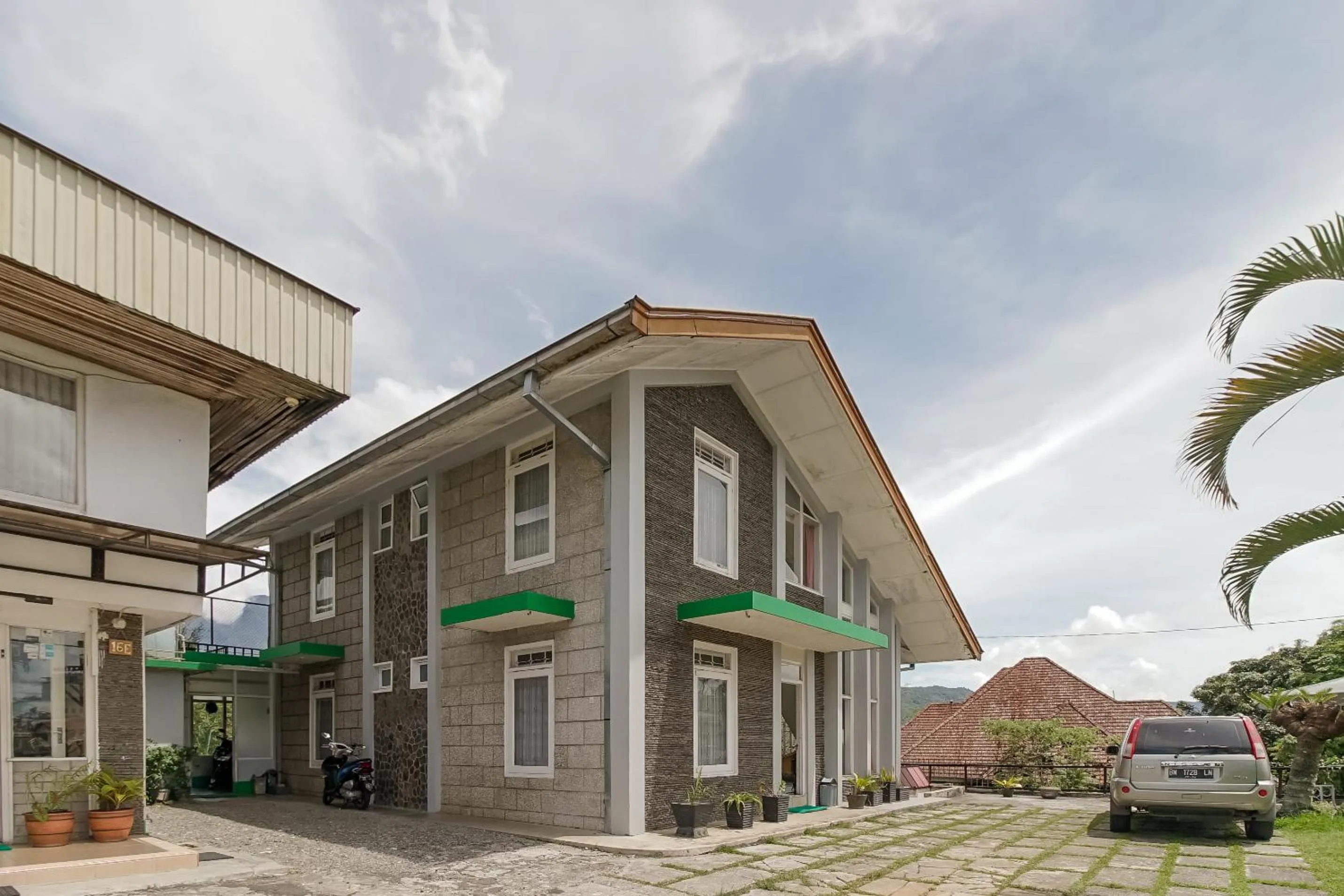 Property building in RedDoorz near Jam Gadang Syariah Bukit Tinggi