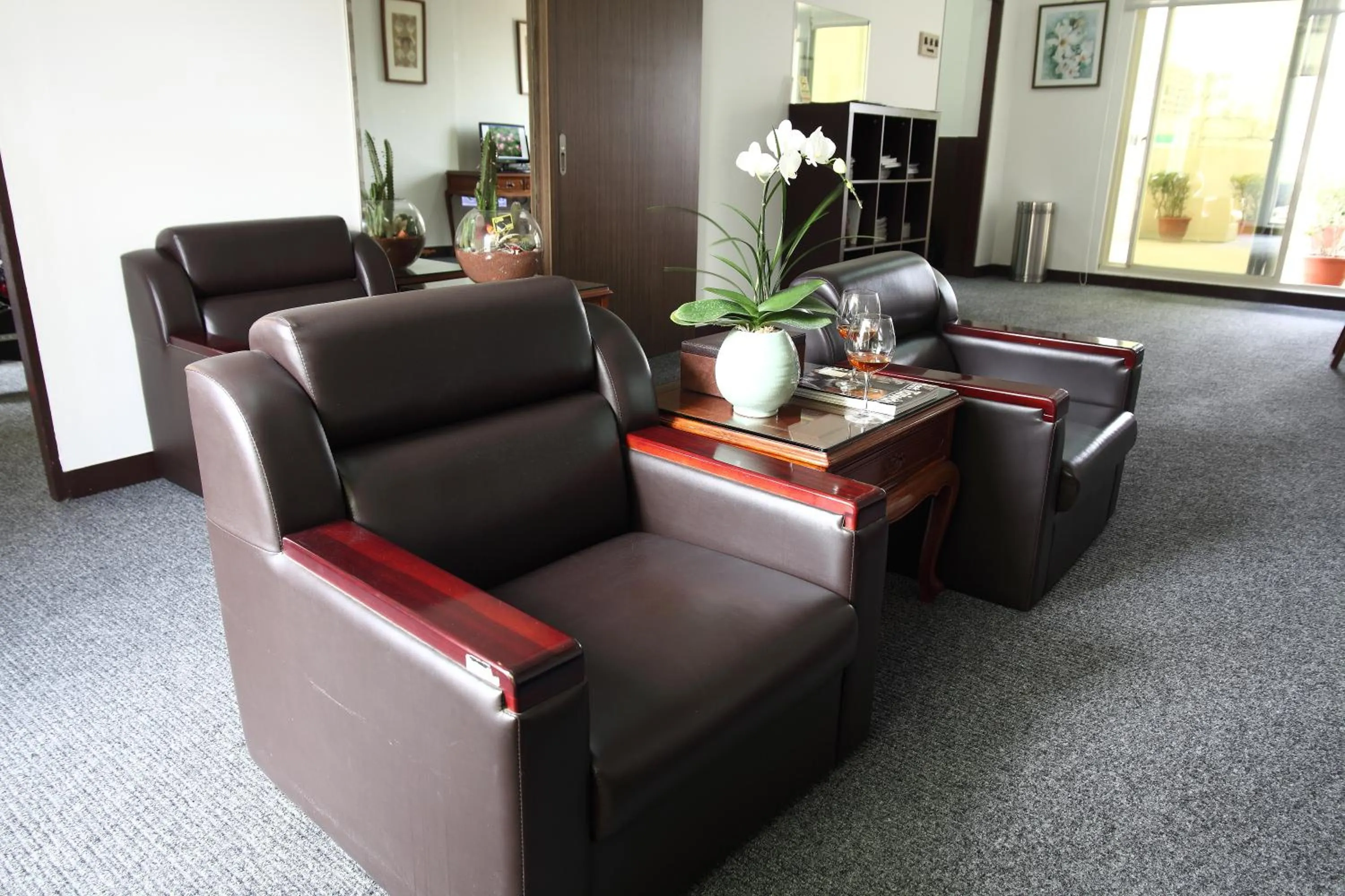 Library in Chia Shih Pao Hotel