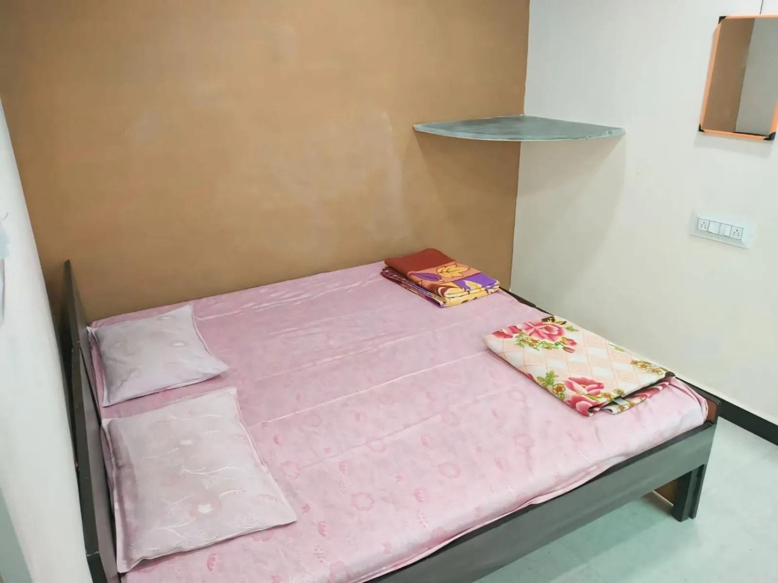 Photo of the whole room, Bed in Kailash kuti Guest House