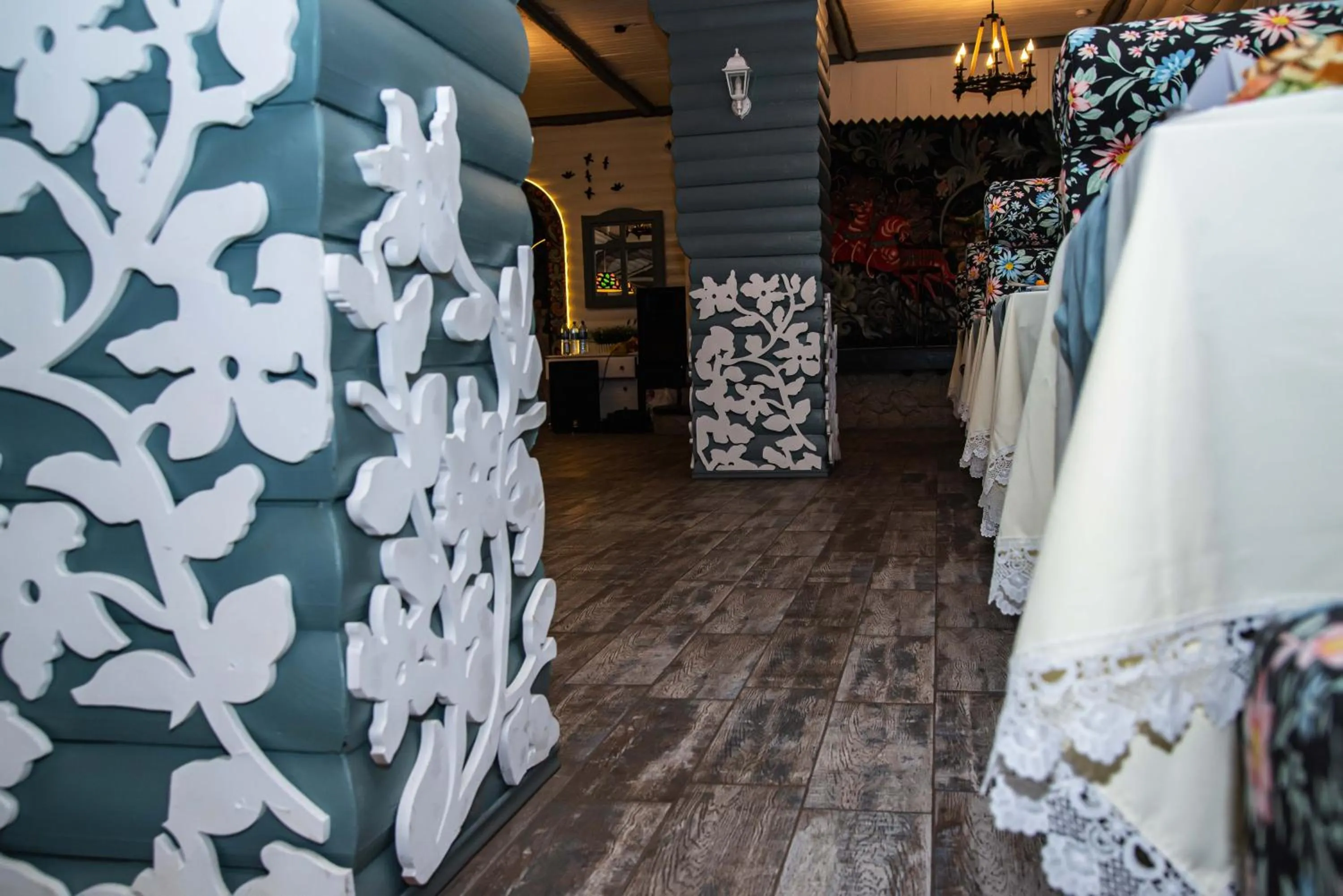 Restaurant/places to eat in Metelitsa Hotel