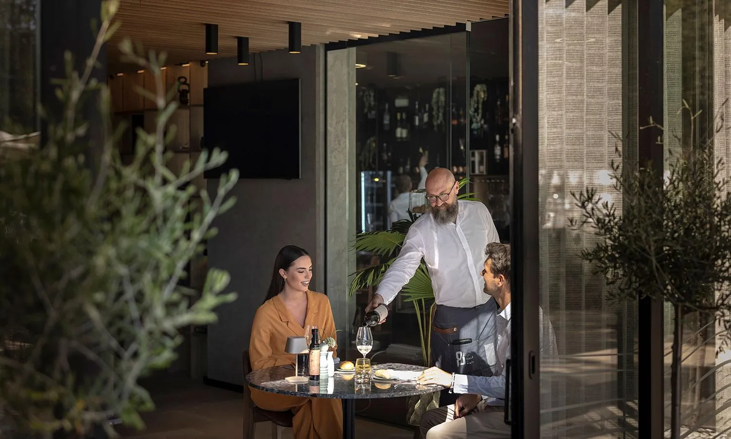 Restaurant/places to eat in Aminess Younique Narrivi Hotel