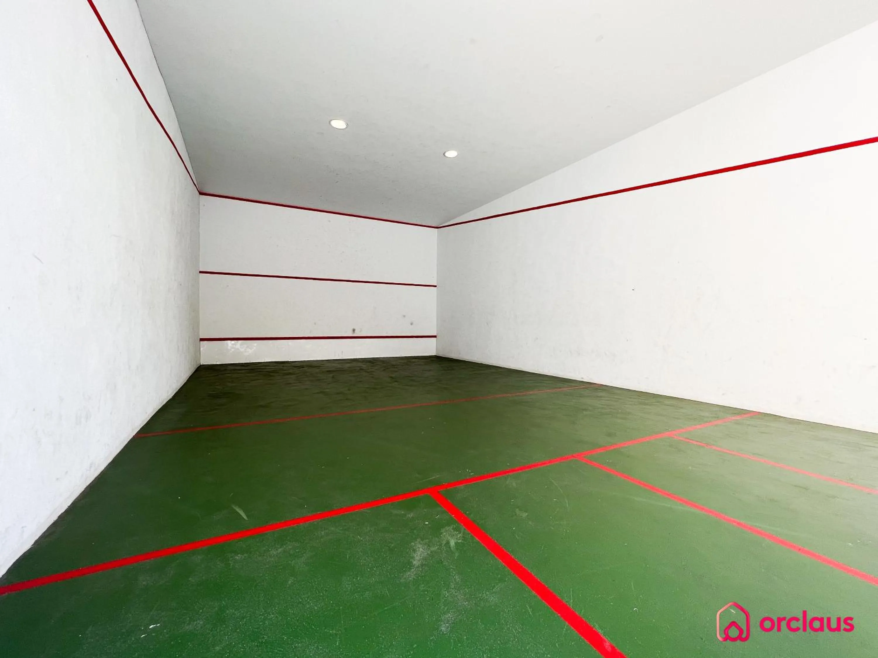 Piscina, Gym/Squash y Playa