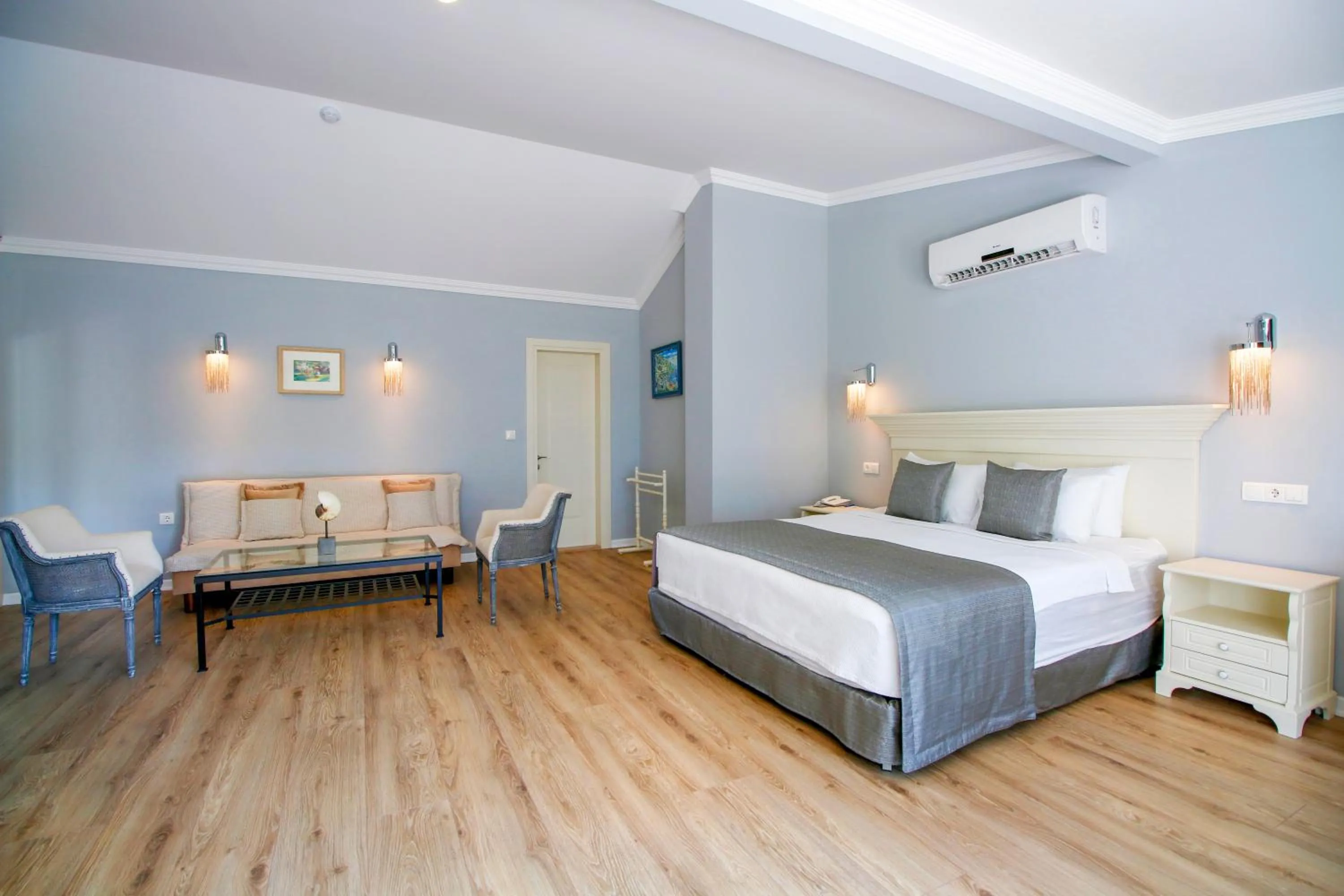 Bed in Joya Del Mar Hotel