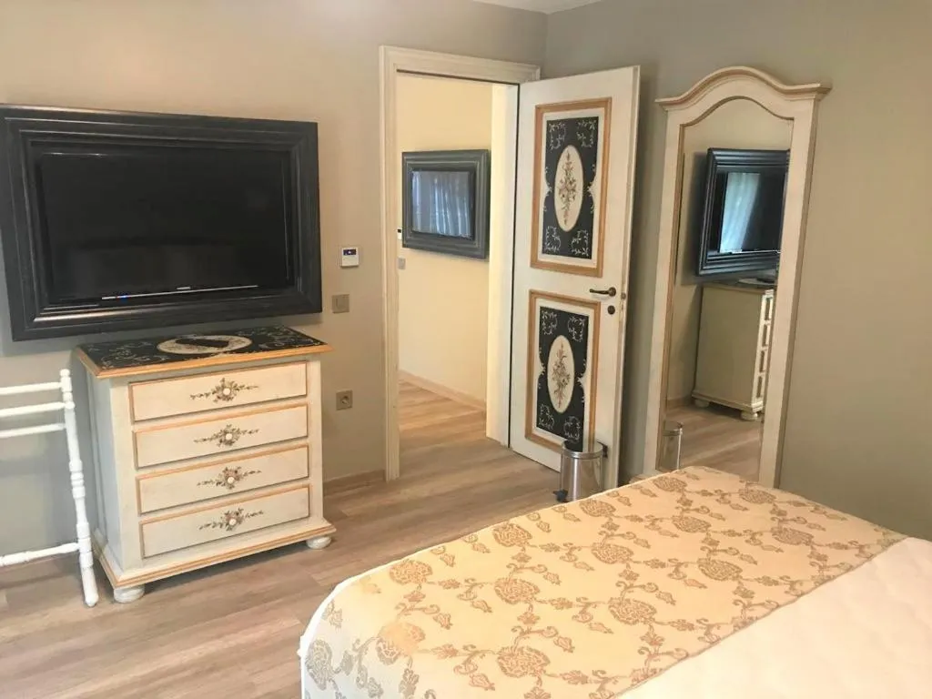 Bedroom, Bed in Joya Del Mar Hotel