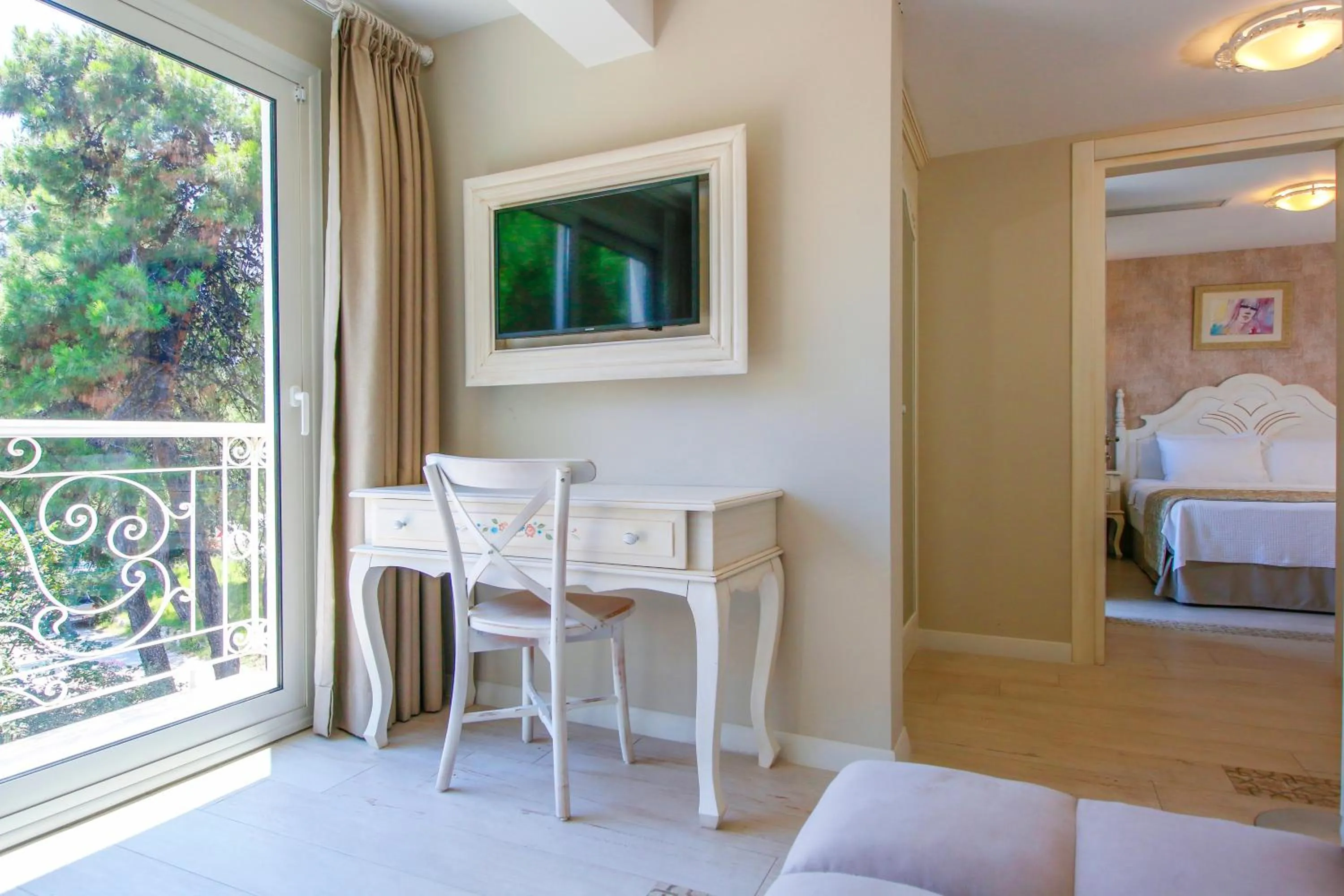 Bed in Joya Del Mar Hotel