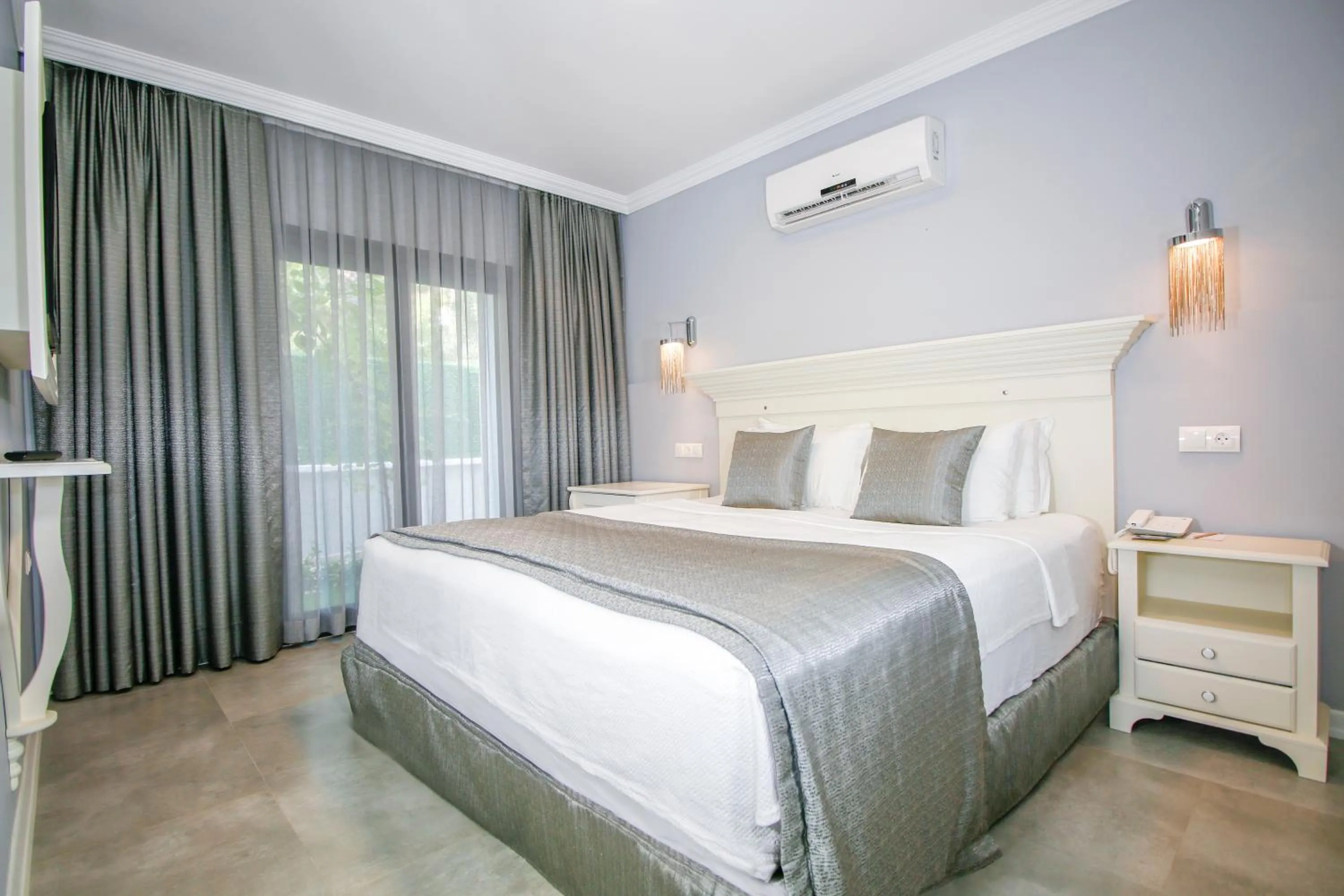 Photo of the whole room, Bed in Joya Del Mar Hotel