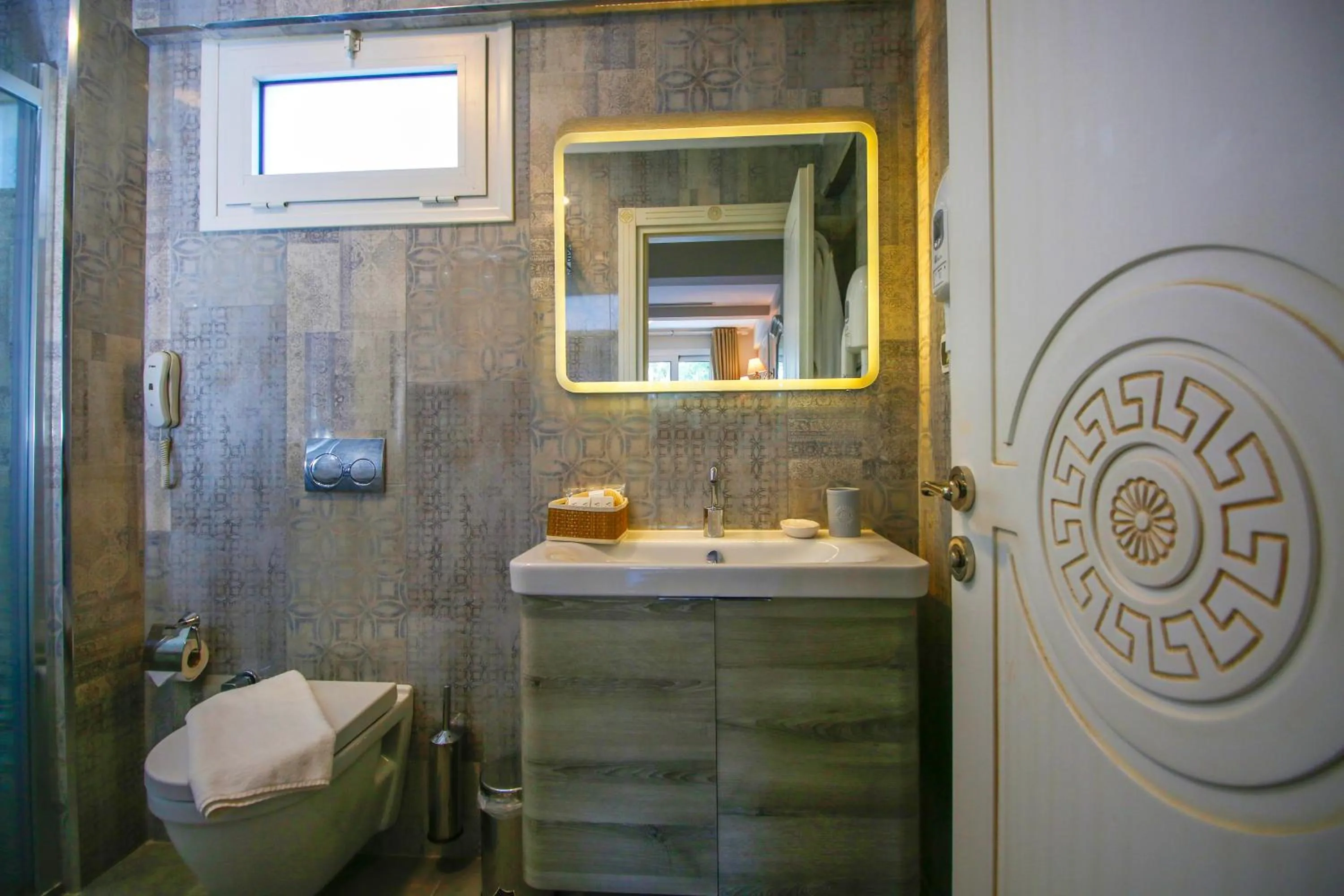 Shower in Joya Del Mar Hotel