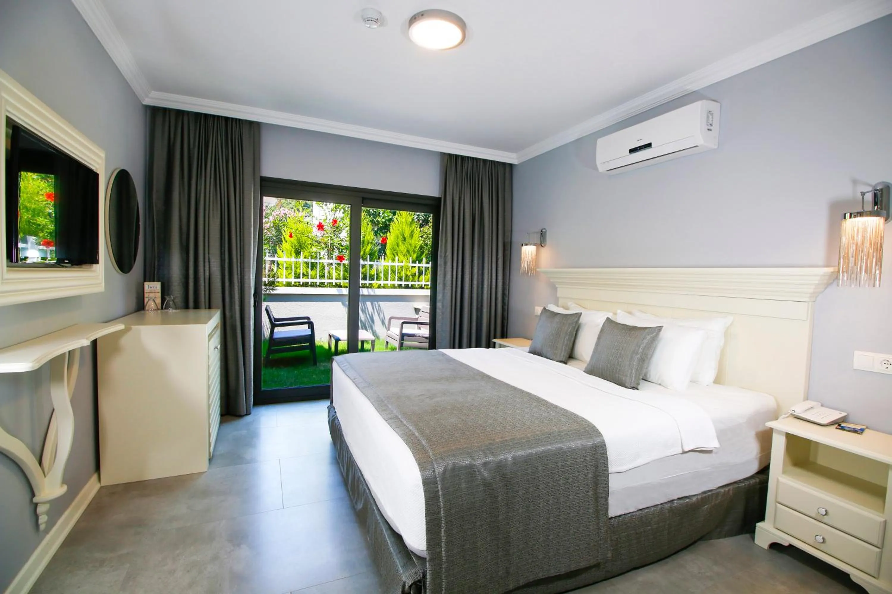 Bedroom, Bed in Joya Del Mar Hotel