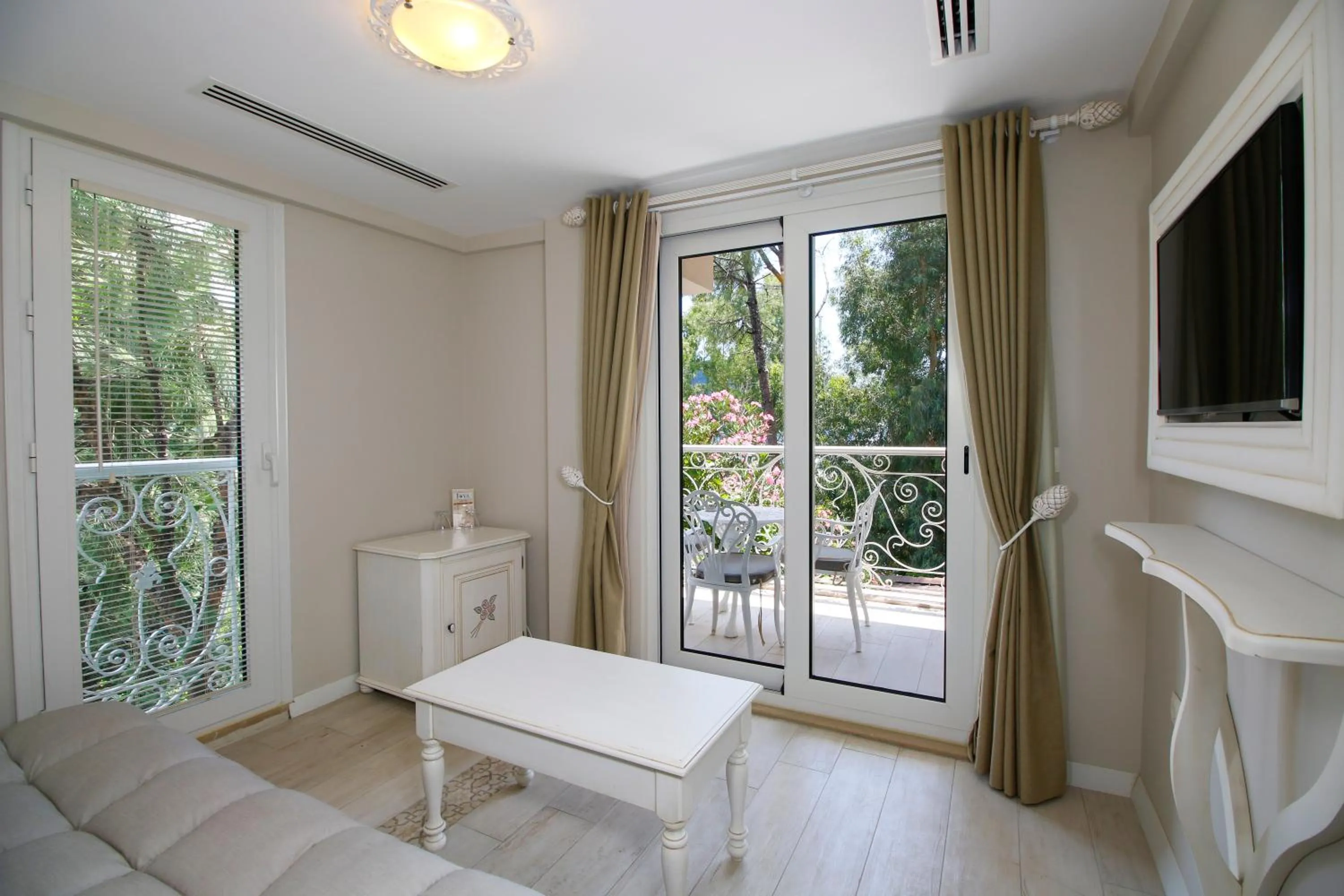 Living room in Joya Del Mar Hotel