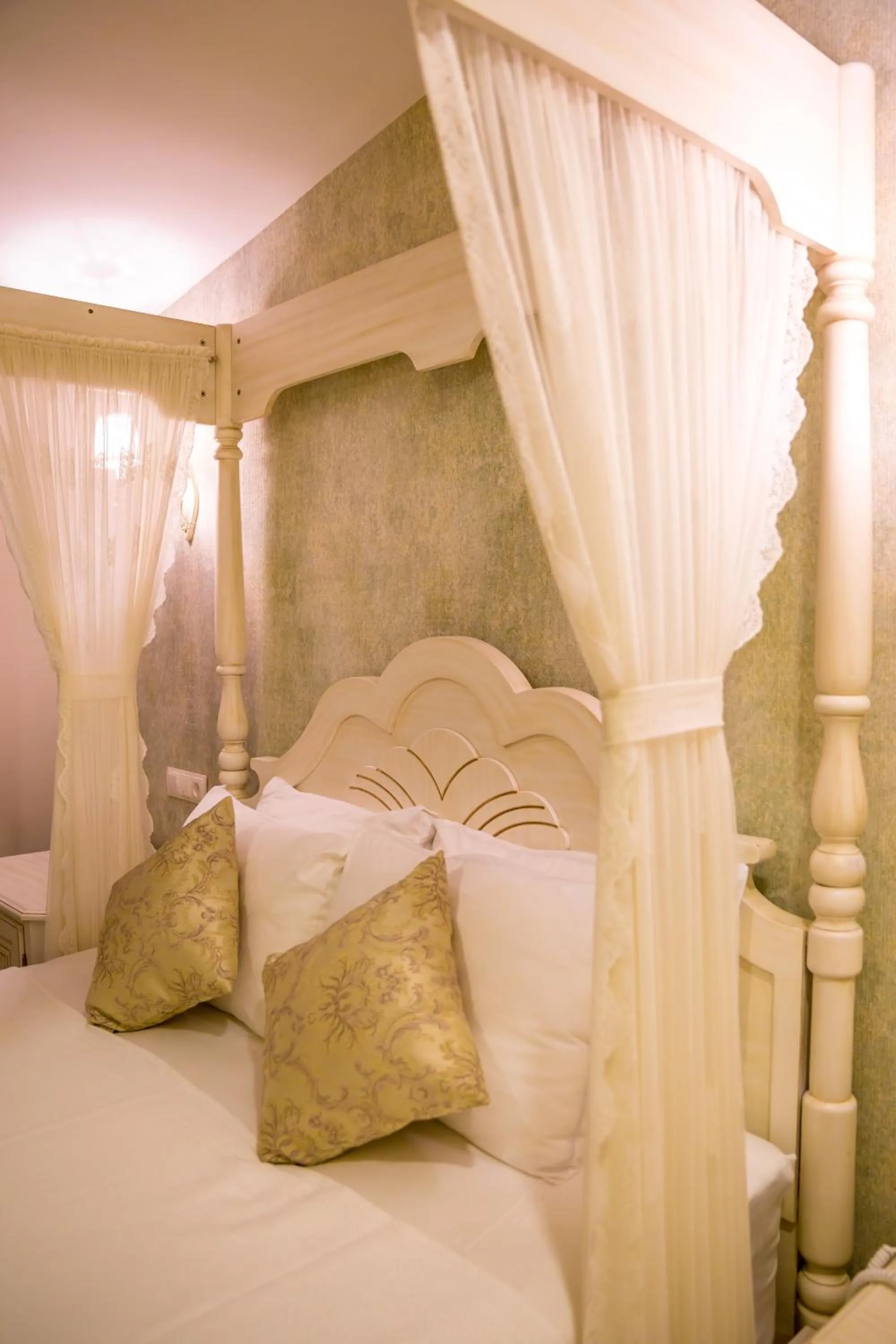 Decorative detail, Bed in Joya Del Mar Hotel