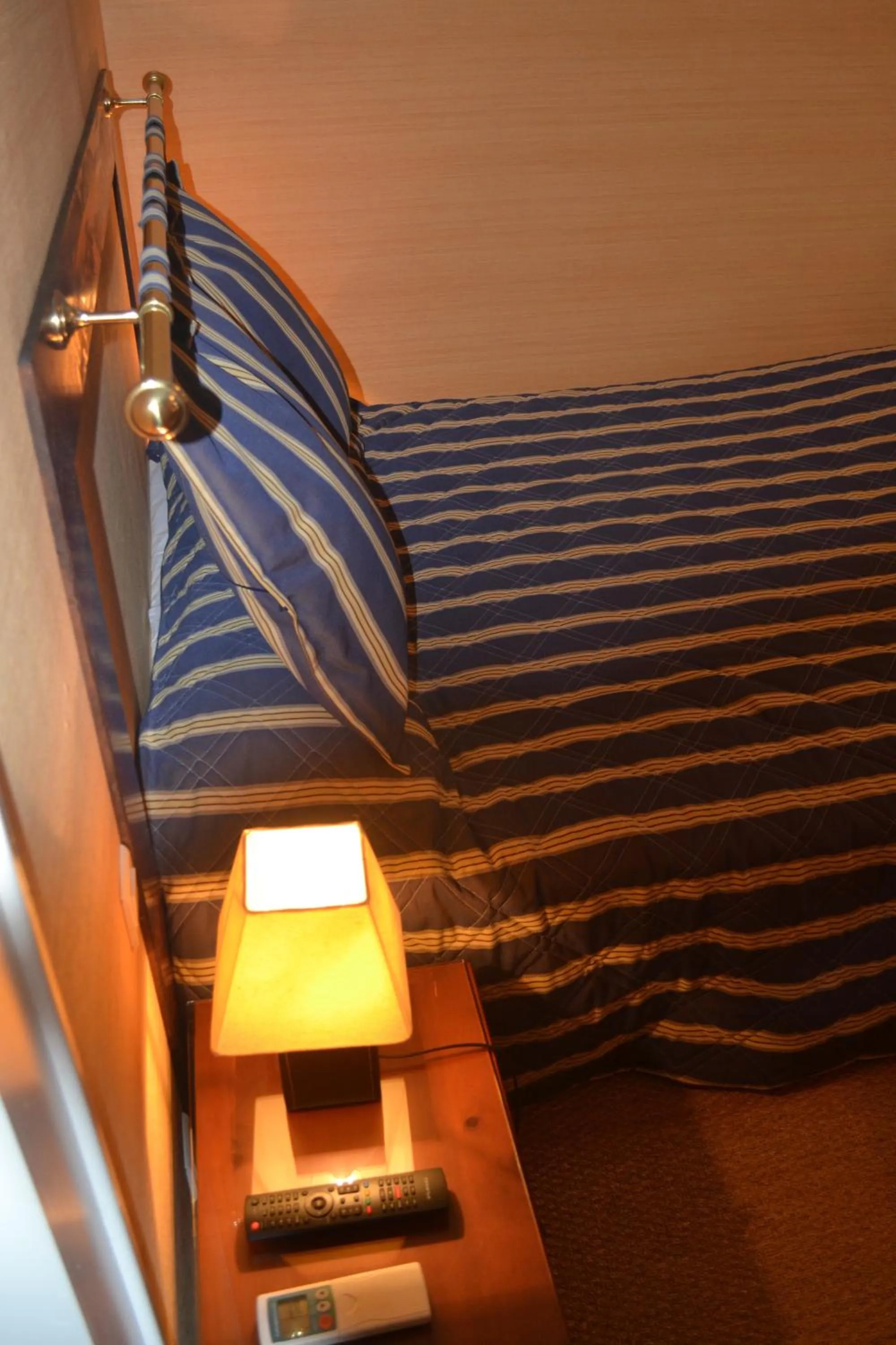 Bed in Hôtel de France