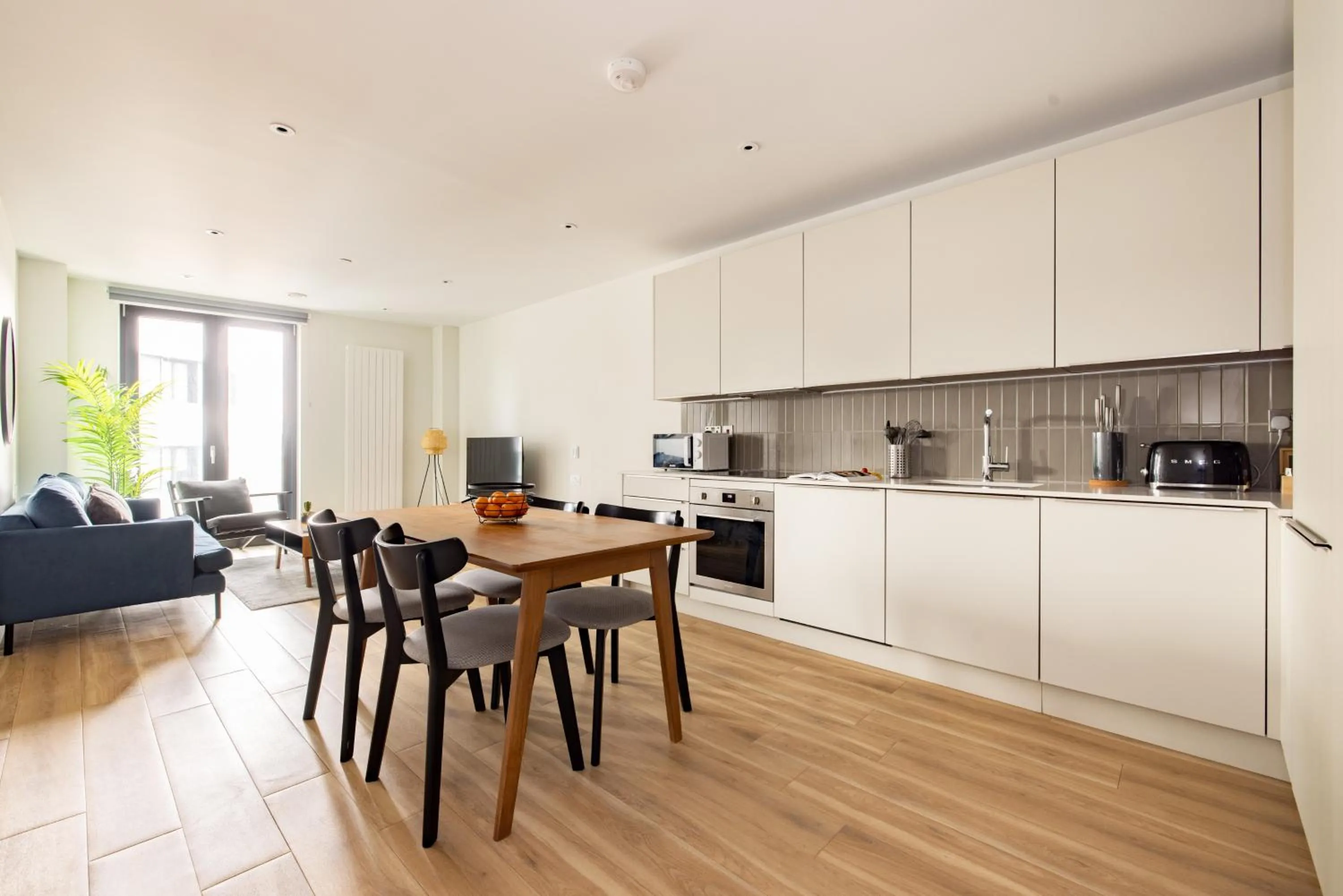 Kitchen or kitchenette in Charles Hope London Croydon