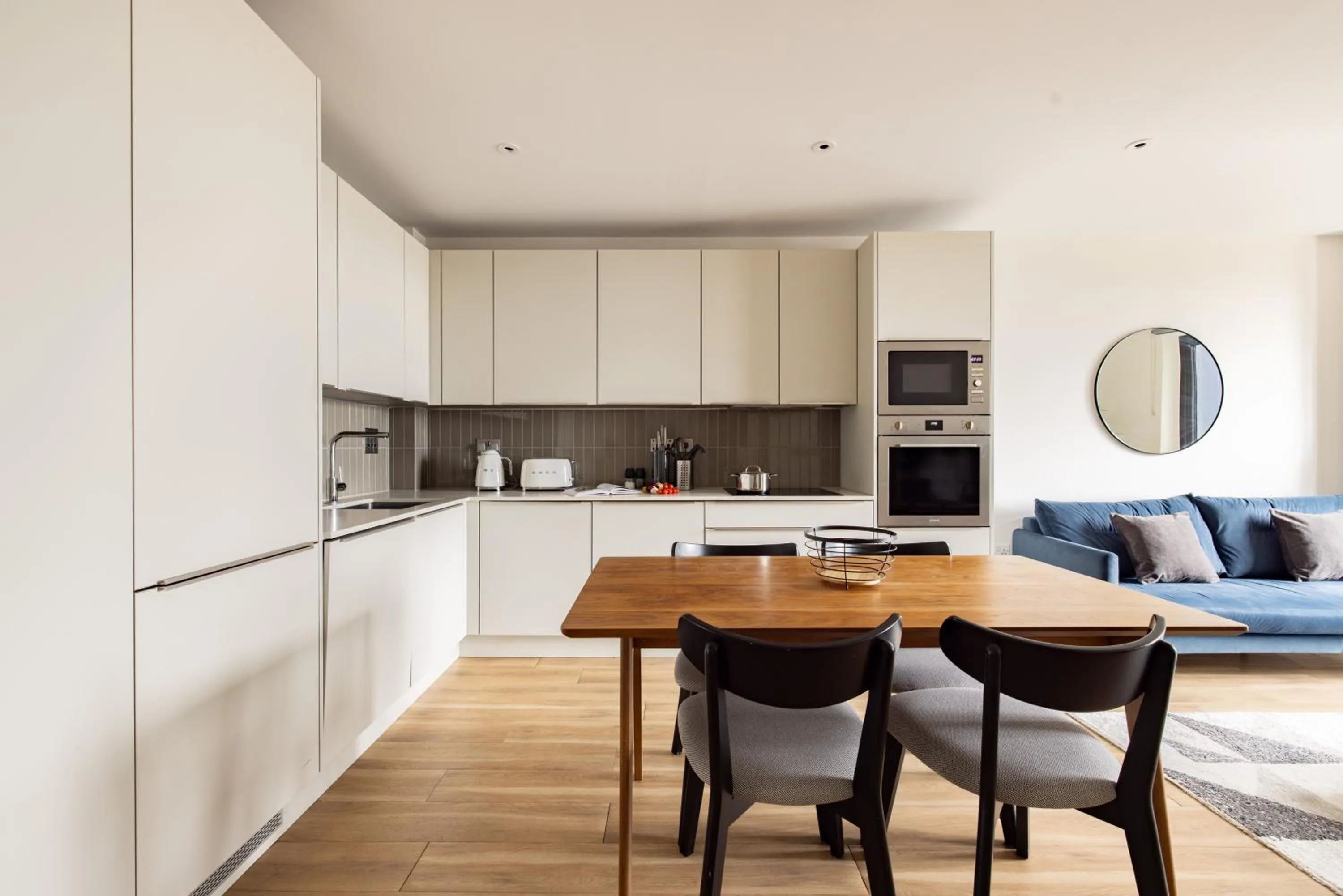 Kitchen or kitchenette in Charles Hope London Croydon