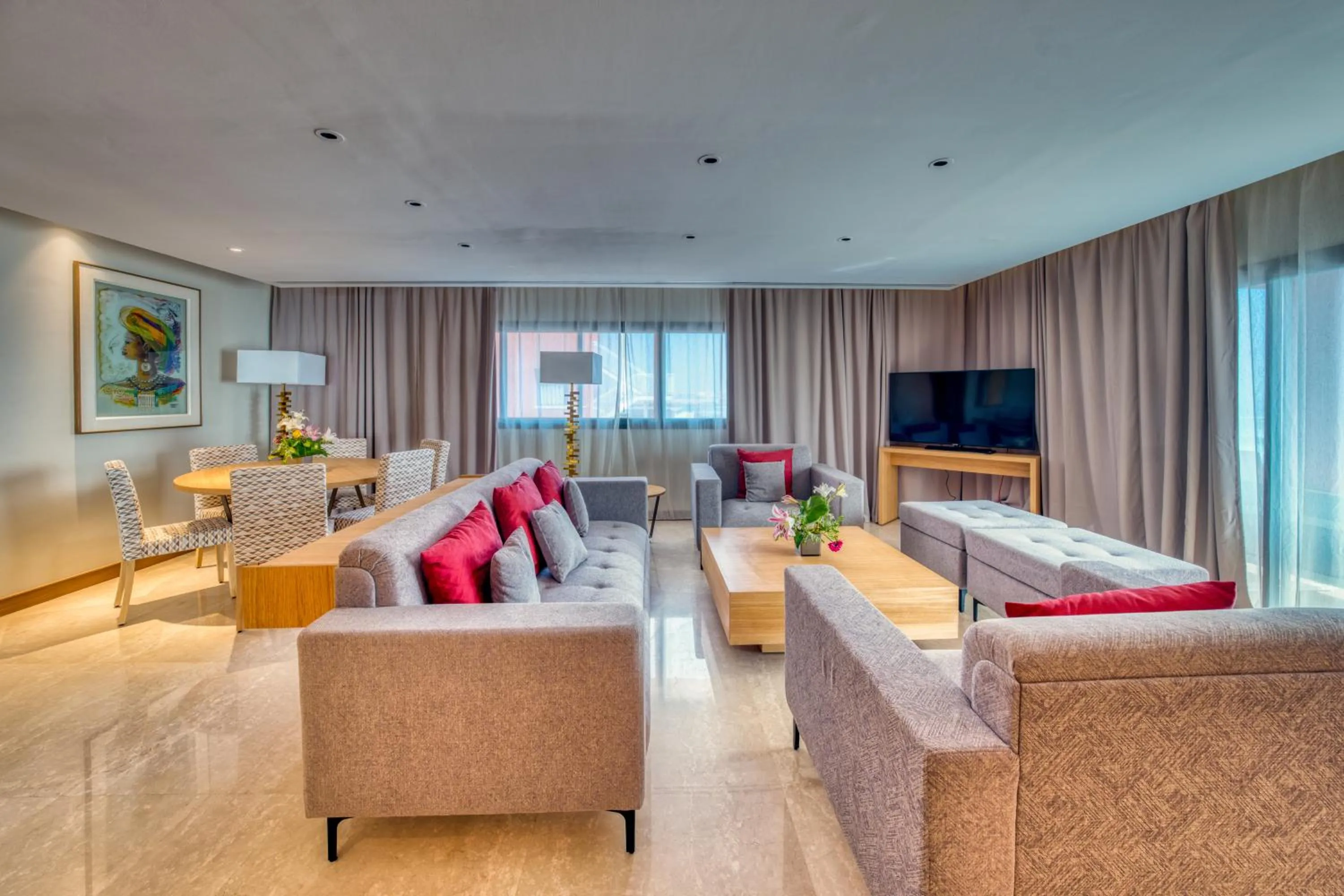 Communal lounge/ TV room in Azalaï Hôtel Dakar