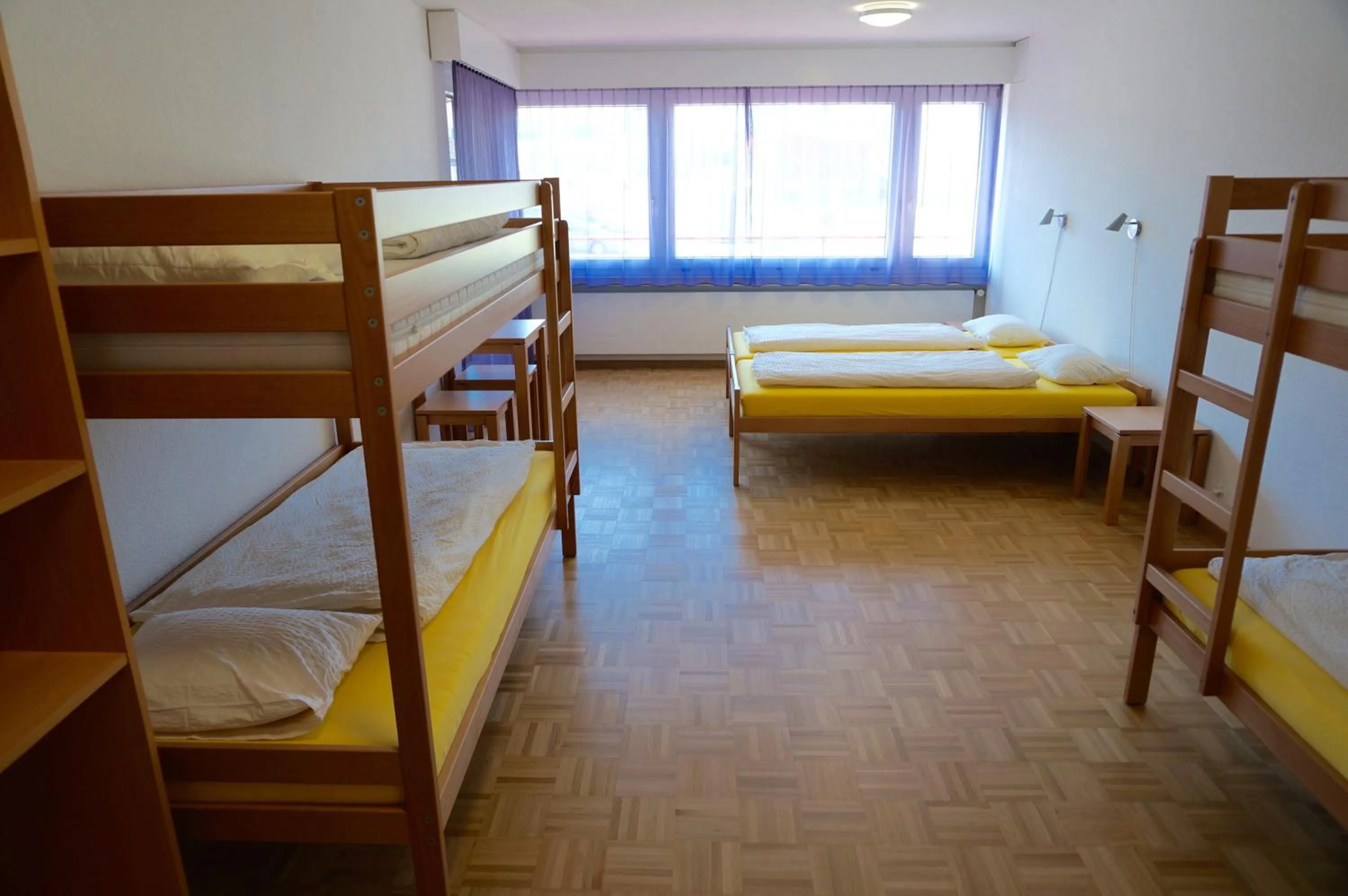 Photo of the whole room, Bed in Jugendherberge Romanshorn