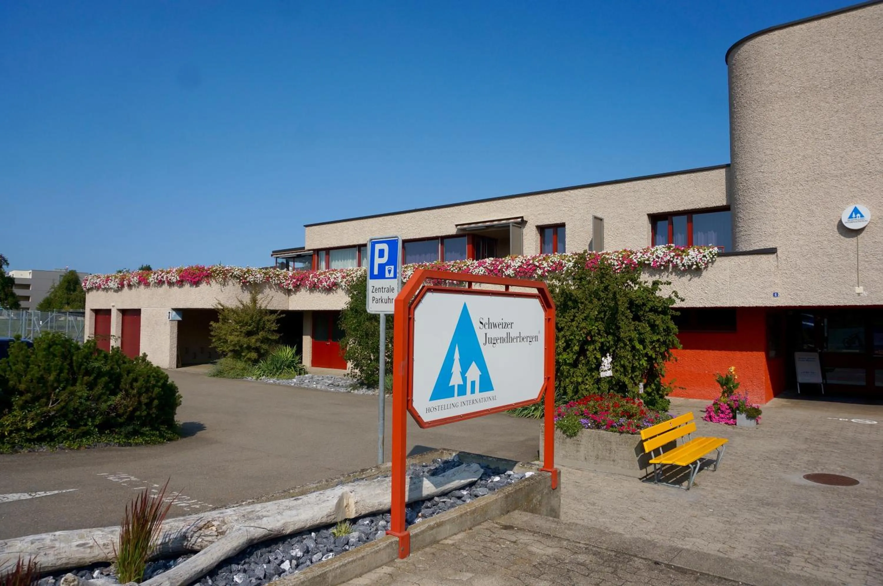 Facade/entrance in Jugendherberge Romanshorn