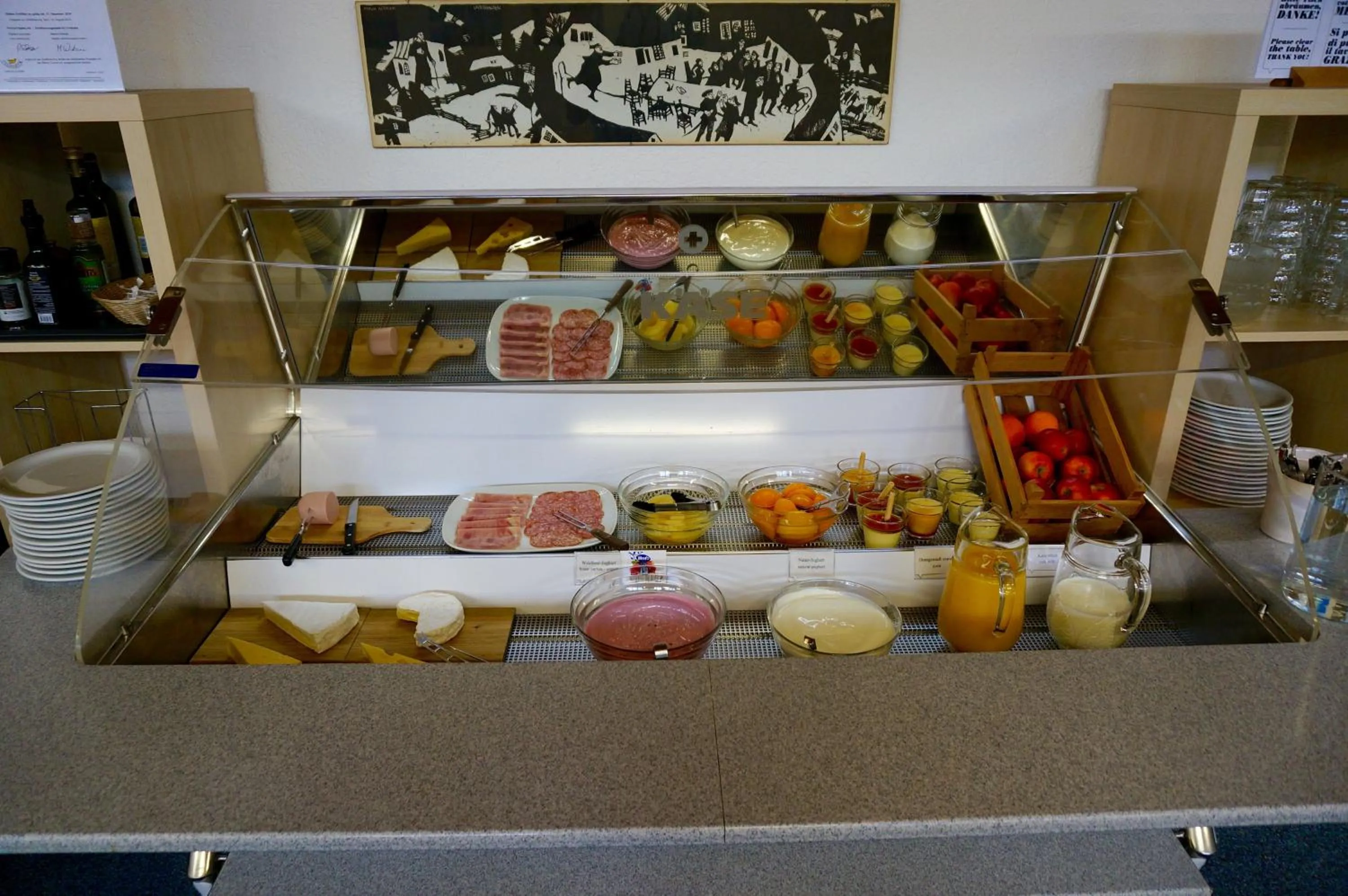 Buffet breakfast in Jugendherberge Romanshorn