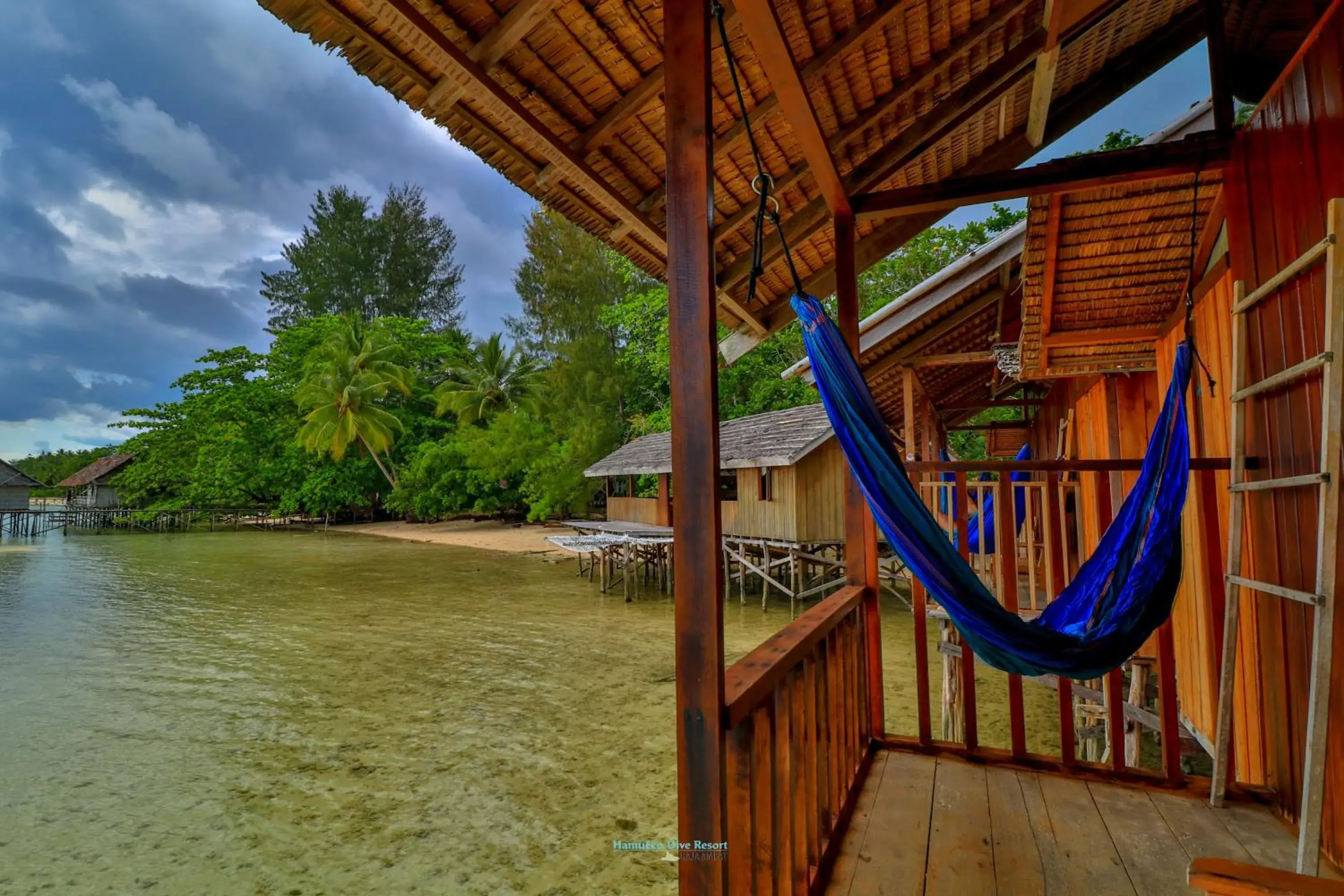 Standard Twin Room in Hamueco Dive Resort Raja Ampat Standard Twin Room in Hamueco Dive Resort Raja Ampat