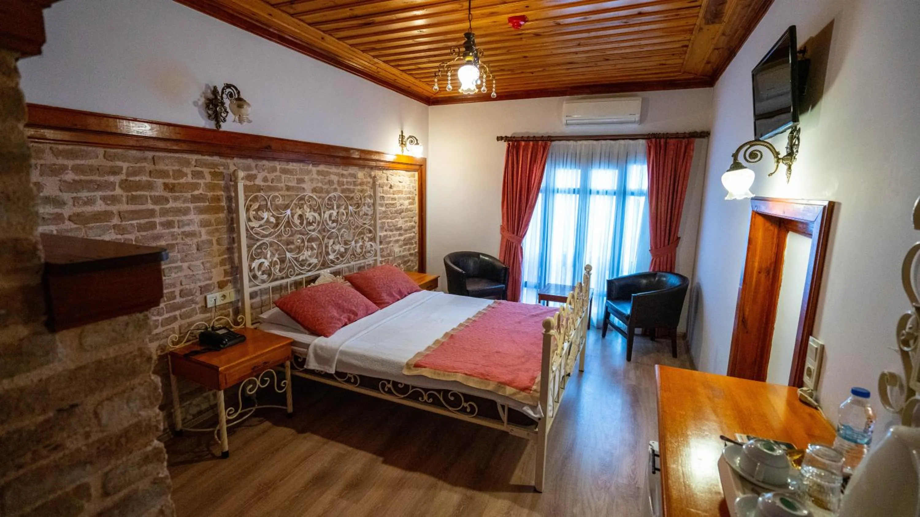 Photo of the whole room, Bed in Antalya Inn Hotel