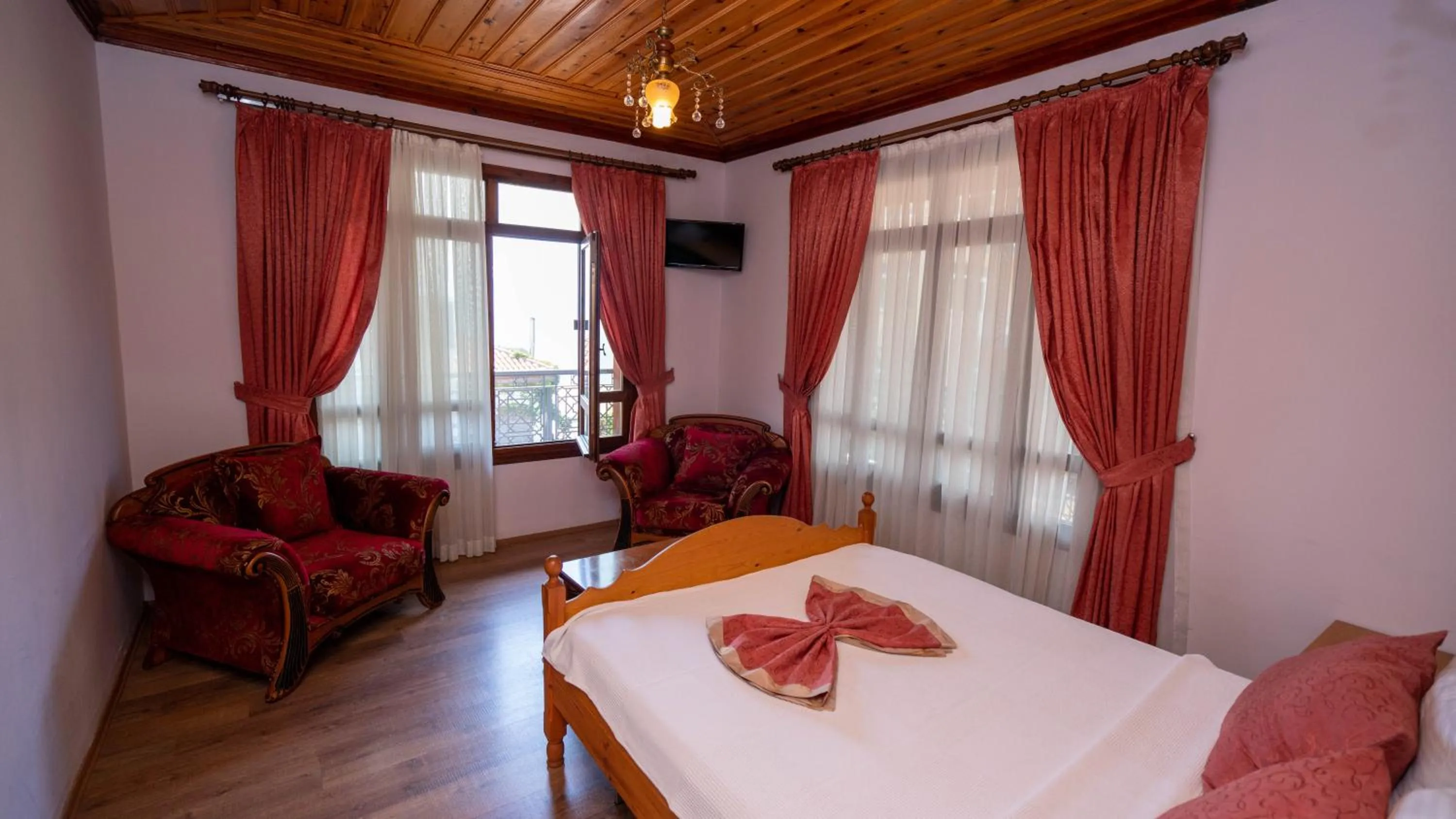 Photo of the whole room, Bed in Antalya Inn Hotel