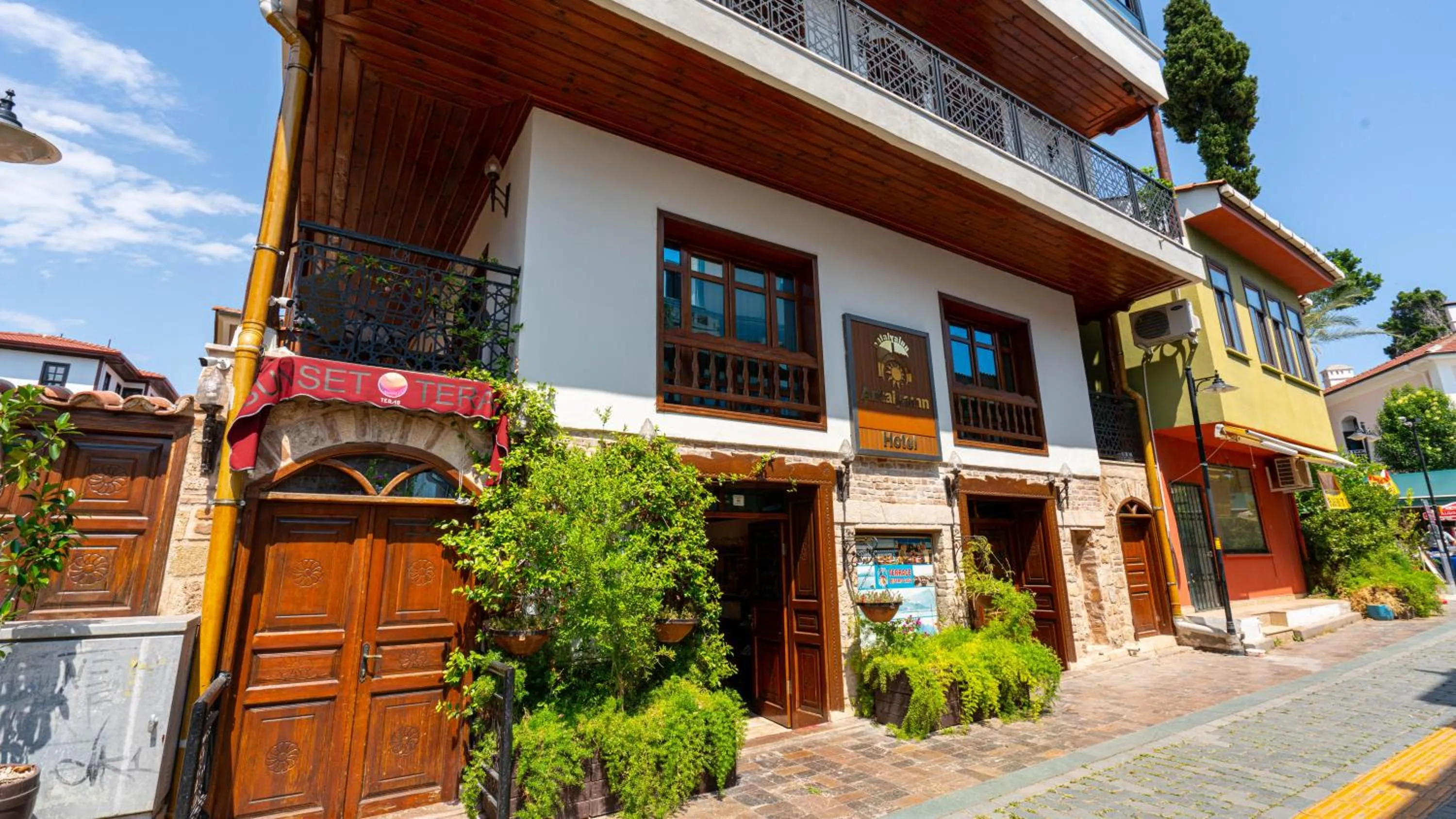 Facade/entrance in Antalya Inn Hotel