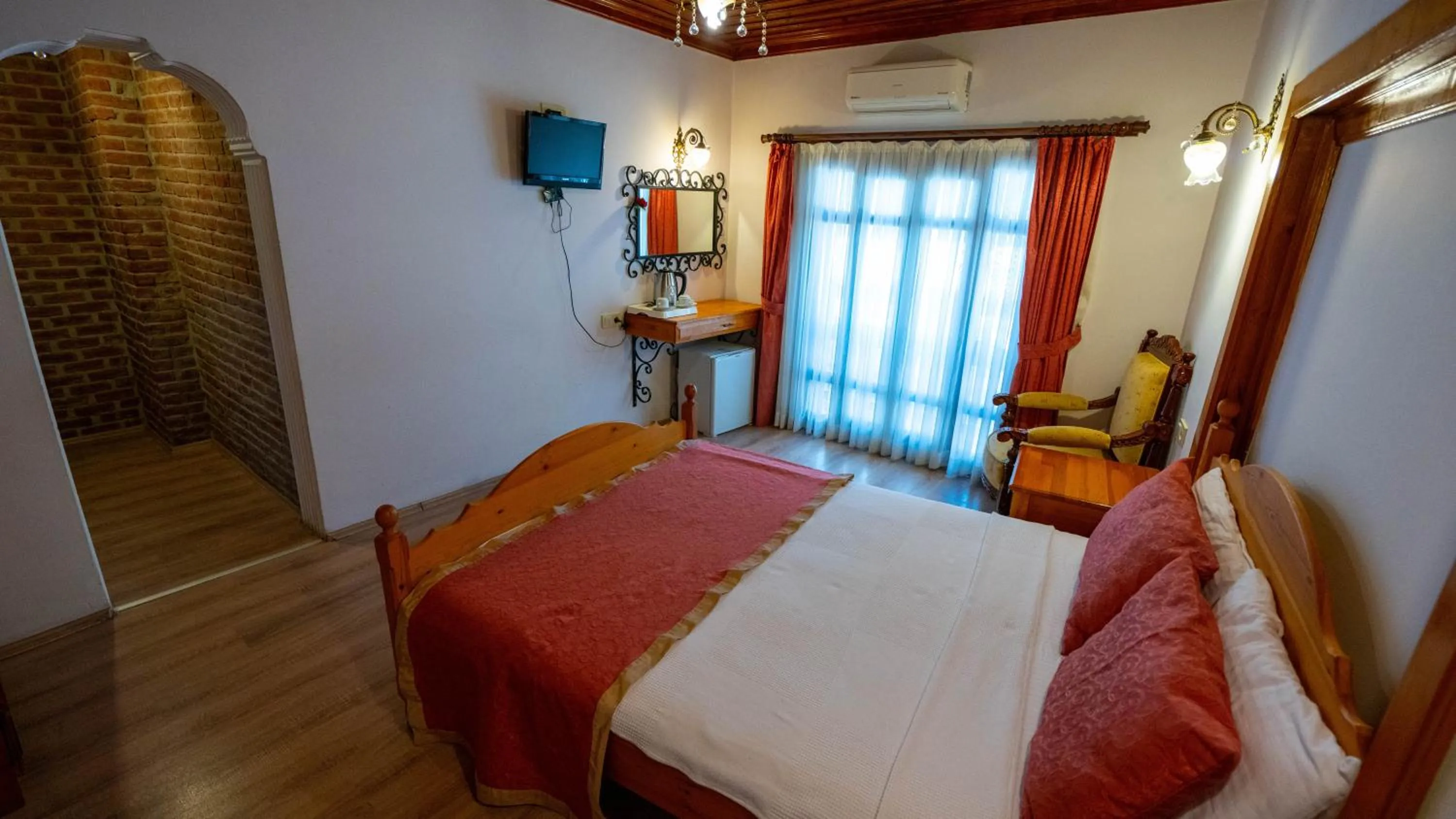 Photo of the whole room, Bed in Antalya Inn Hotel