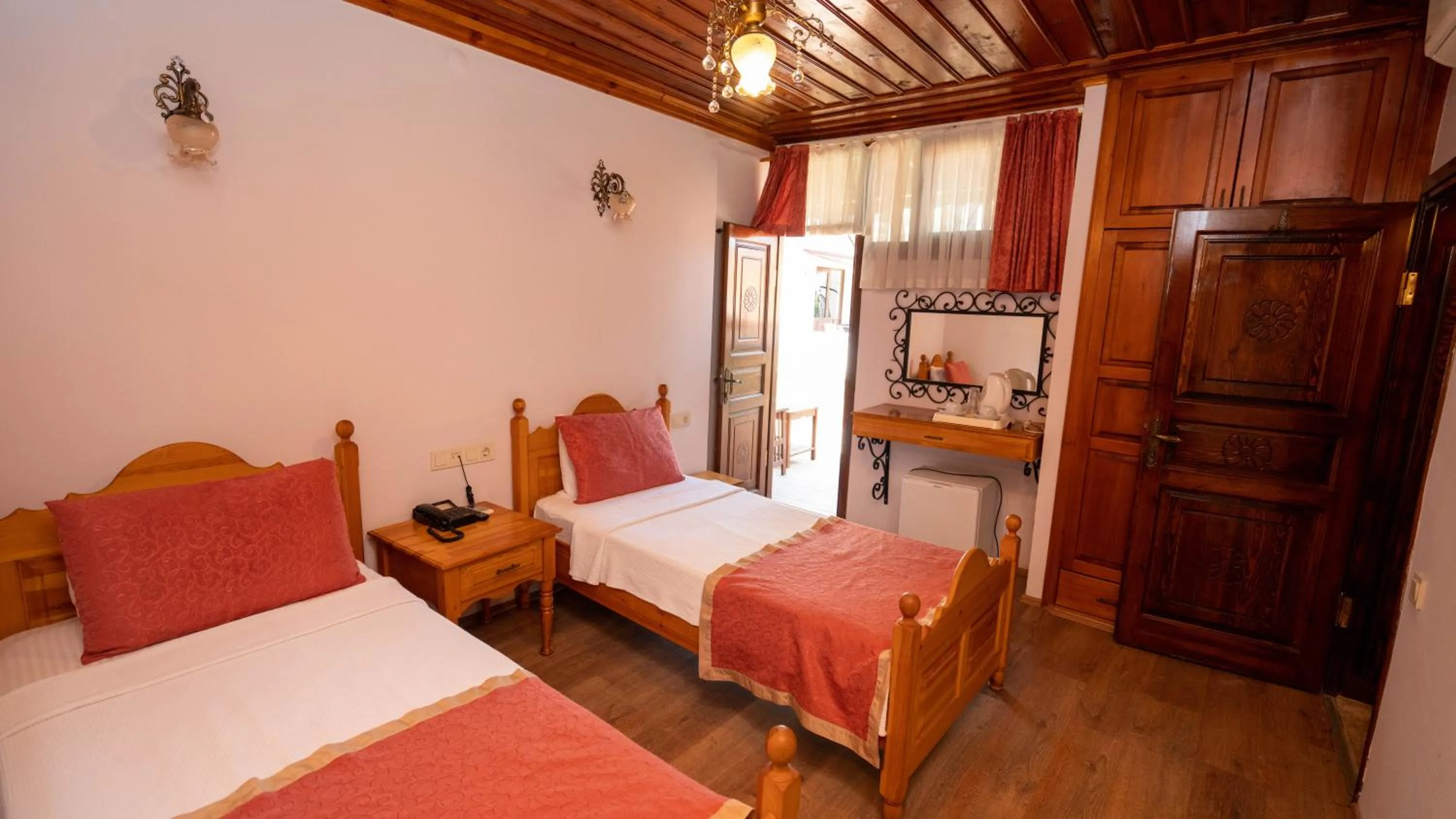 Photo of the whole room, Bed in Antalya Inn Hotel